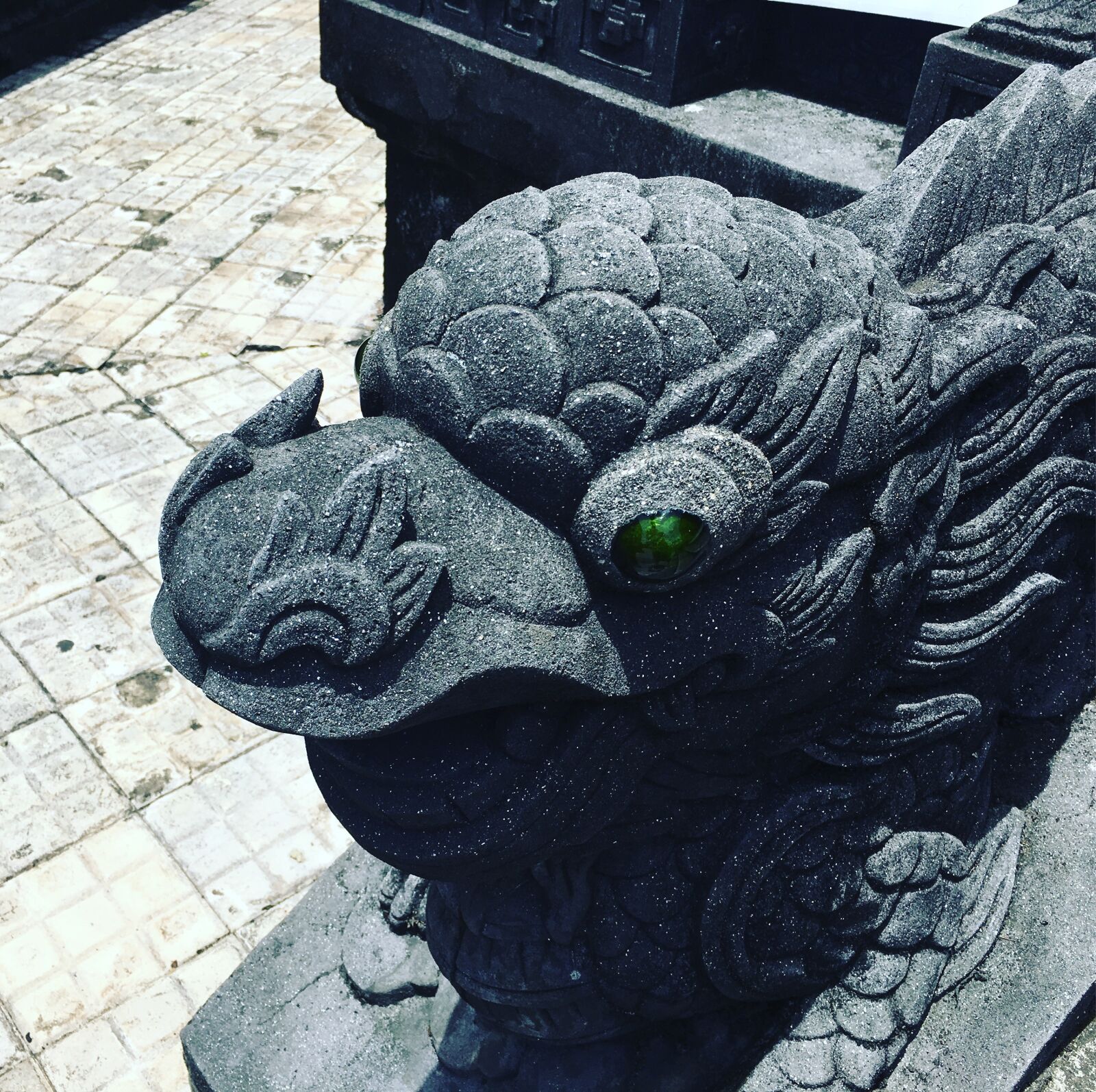 iPhone 6s Plus back camera 4.15mm f/2.2 sample photo. Art, carving, dragon, emperor photography