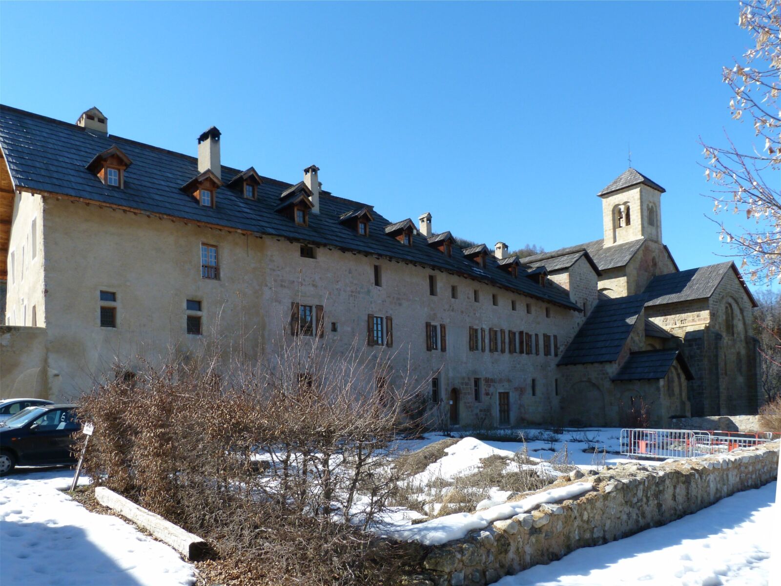 Panasonic Lumix DMC-FZ40 (Lumix DMC-FZ45) sample photo. Abbey, cistercian, architecture photography