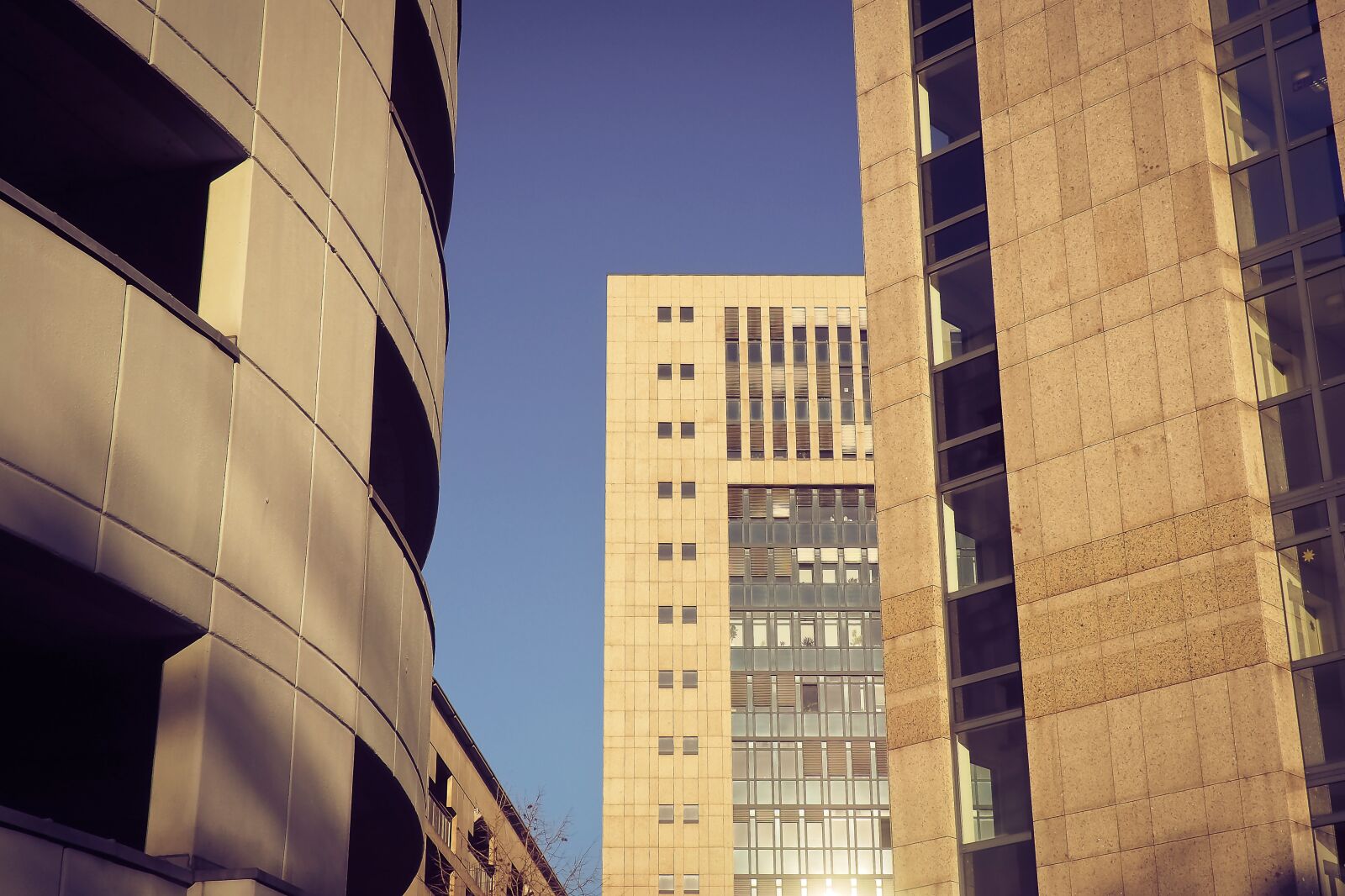 Olympus OM-D E-M10 sample photo. Architecture, modern, building photography