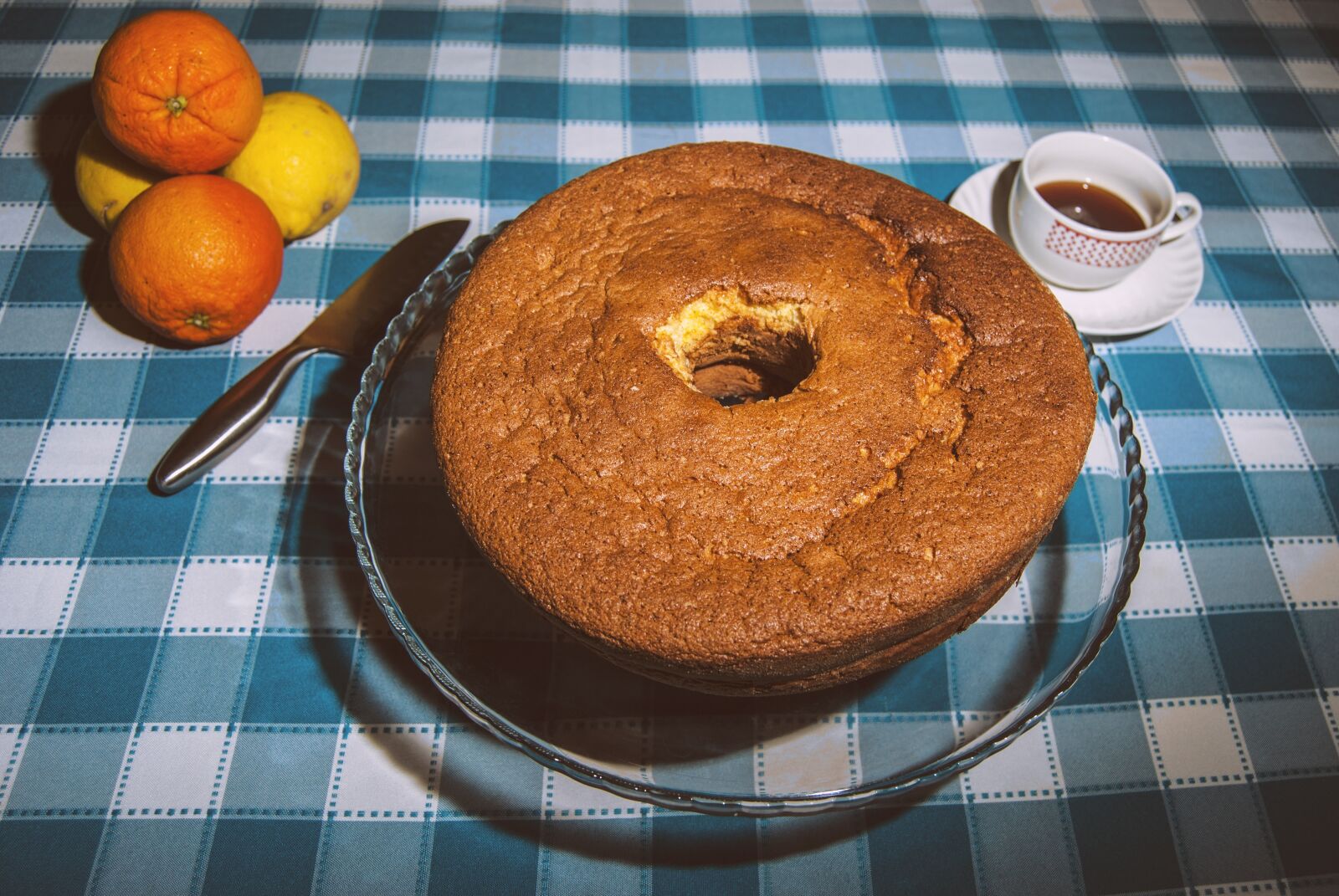Nikon D3000 sample photo. Cake, coffee, table photography