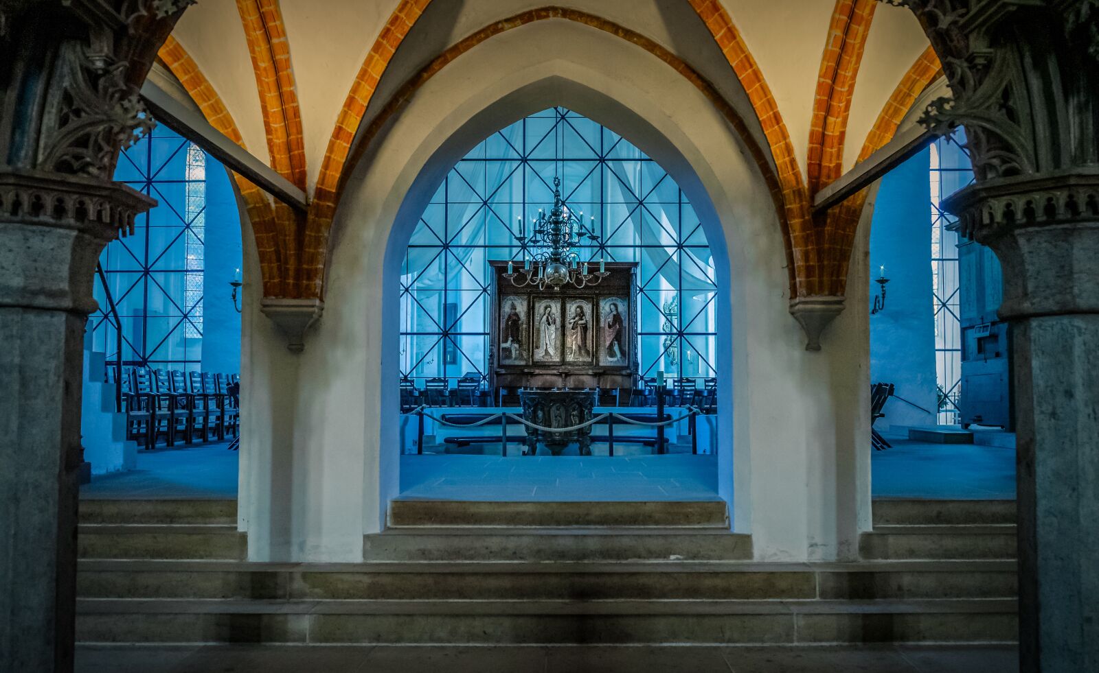 Sony a7 II + Sony FE 28-70mm F3.5-5.6 OSS sample photo. Church, altar, interior photography