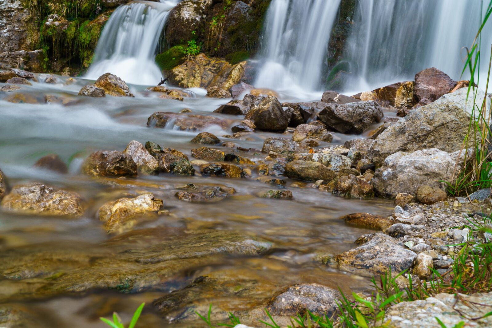 Sony a6000 + Sony E PZ 18-105mm F4 G OSS sample photo. Foghorn, wrinkle bach, tobel photography