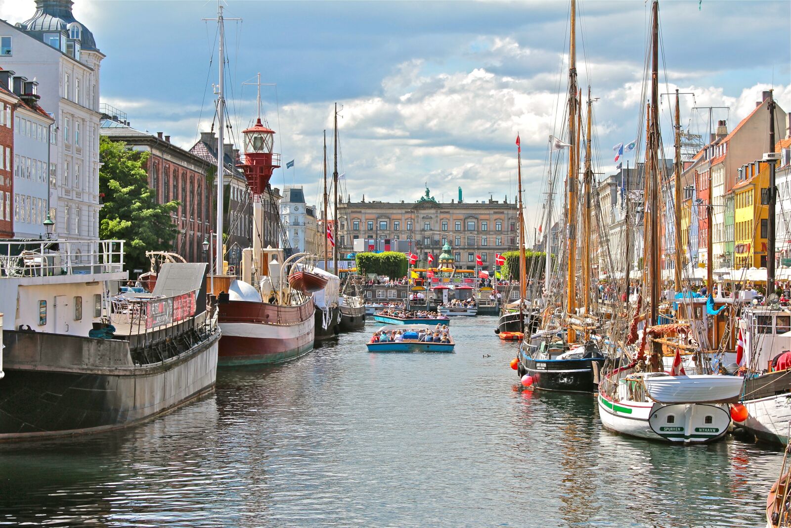 Canon EOS 600D (Rebel EOS T3i / EOS Kiss X5) sample photo. Copenhagen, denmark, city photography
