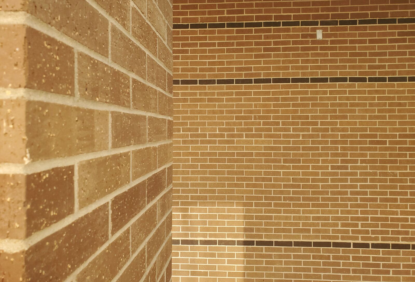 Samsung Galaxy S10e sample photo. Bricks, brick wall, blocks photography
