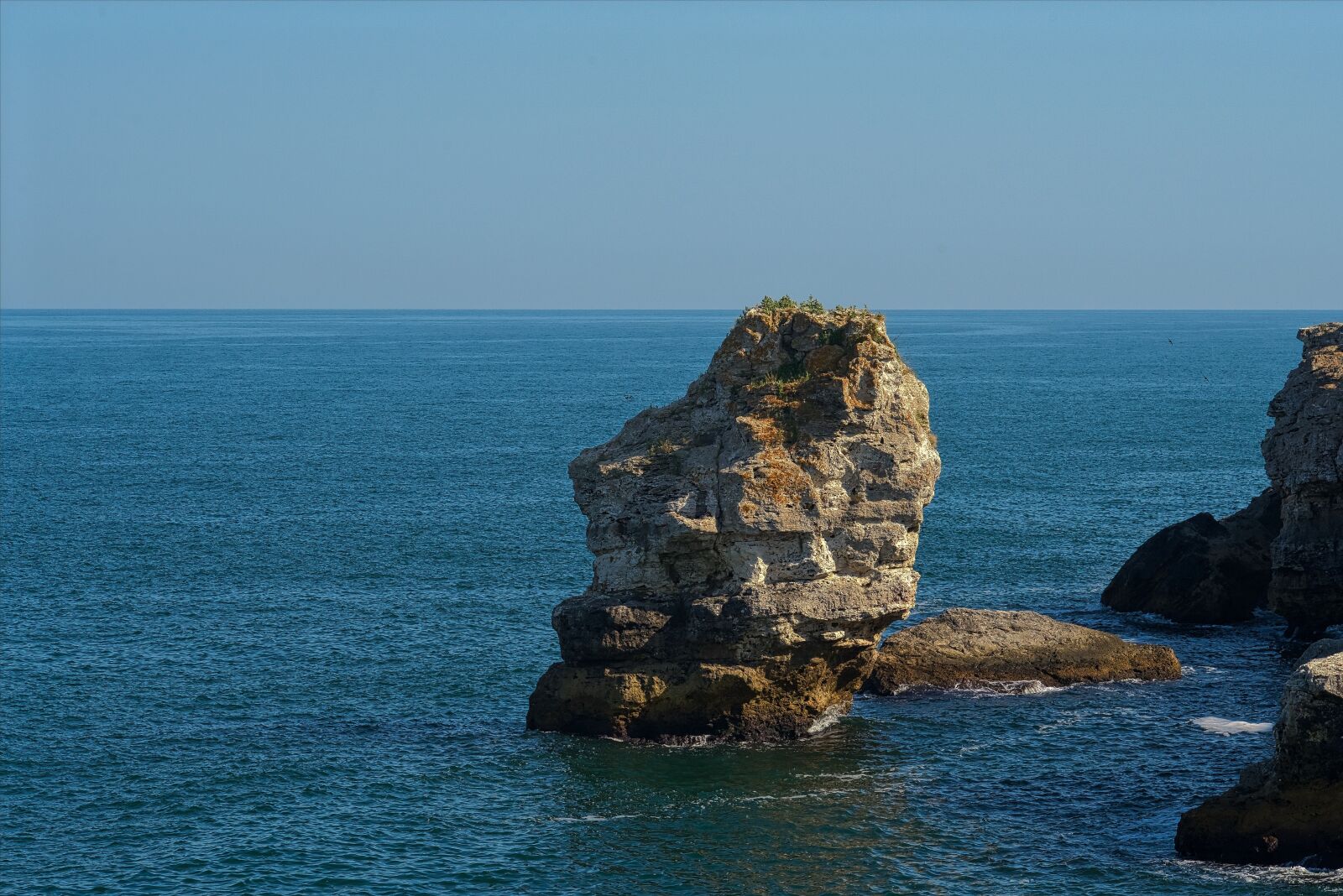Nikon D800 sample photo. Rock, cliffs, landscape photography