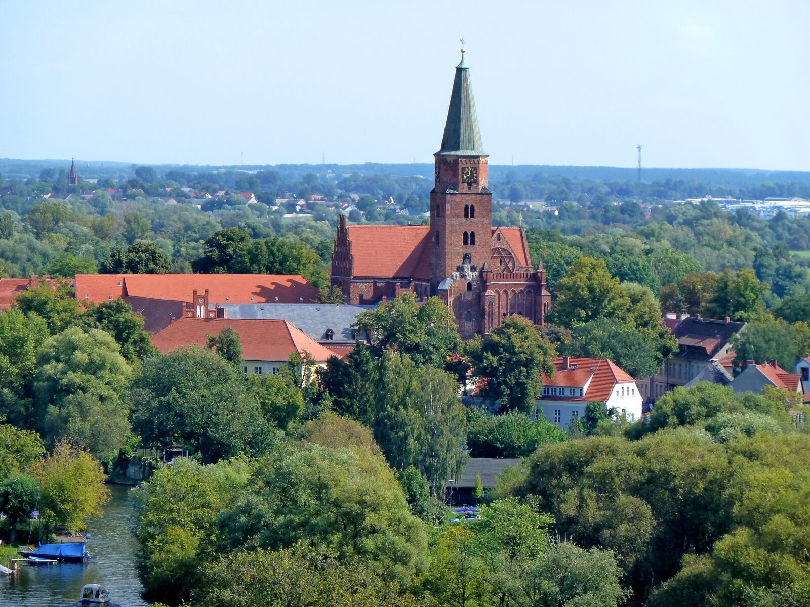 Panasonic Lumix DMC-ZS7 (Lumix DMC-TZ10) sample photo. Dom, brandenburg, church photography