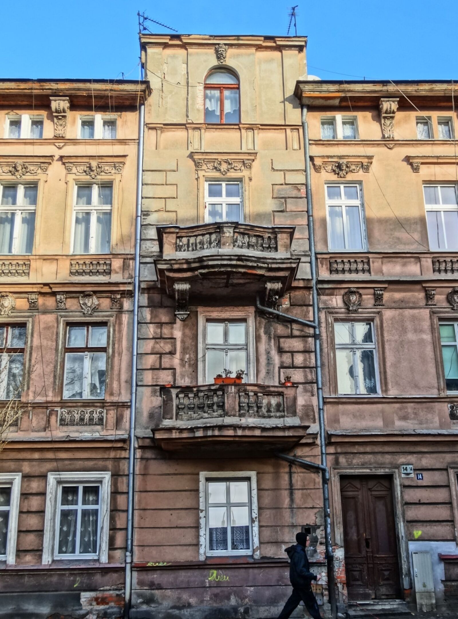Sony Cyber-shot DSC-HX20V sample photo. Bydgoszcz, building, balconies photography