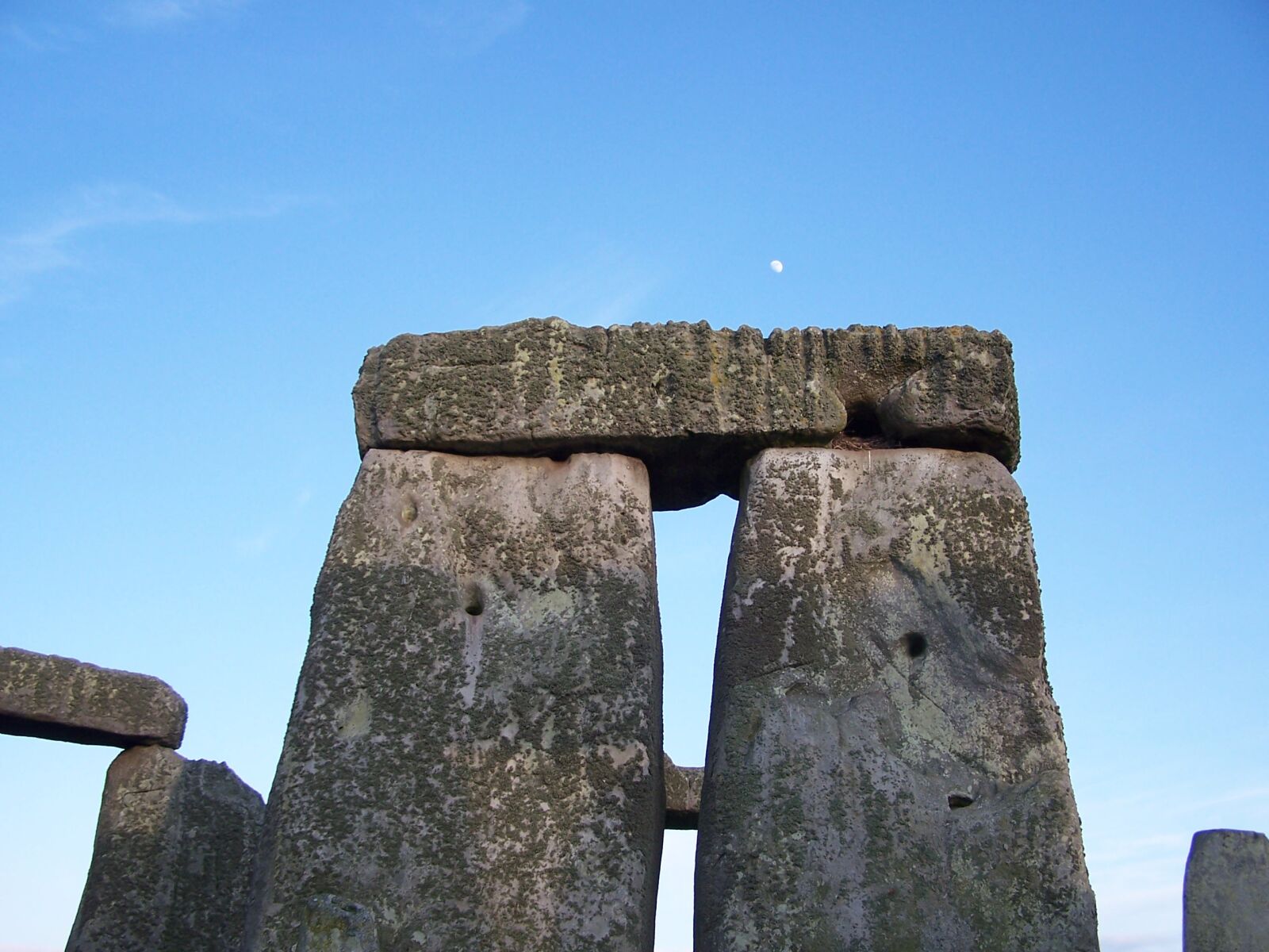 Kodak DX7590 ZOOM DIGITAL CAMERA sample photo. Moon, stonehenge, stone photography
