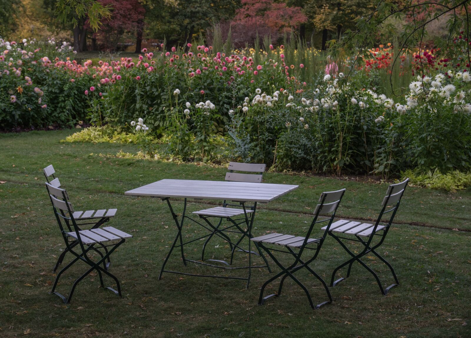 Pentax K-3 sample photo. Garden table, garden chair photography