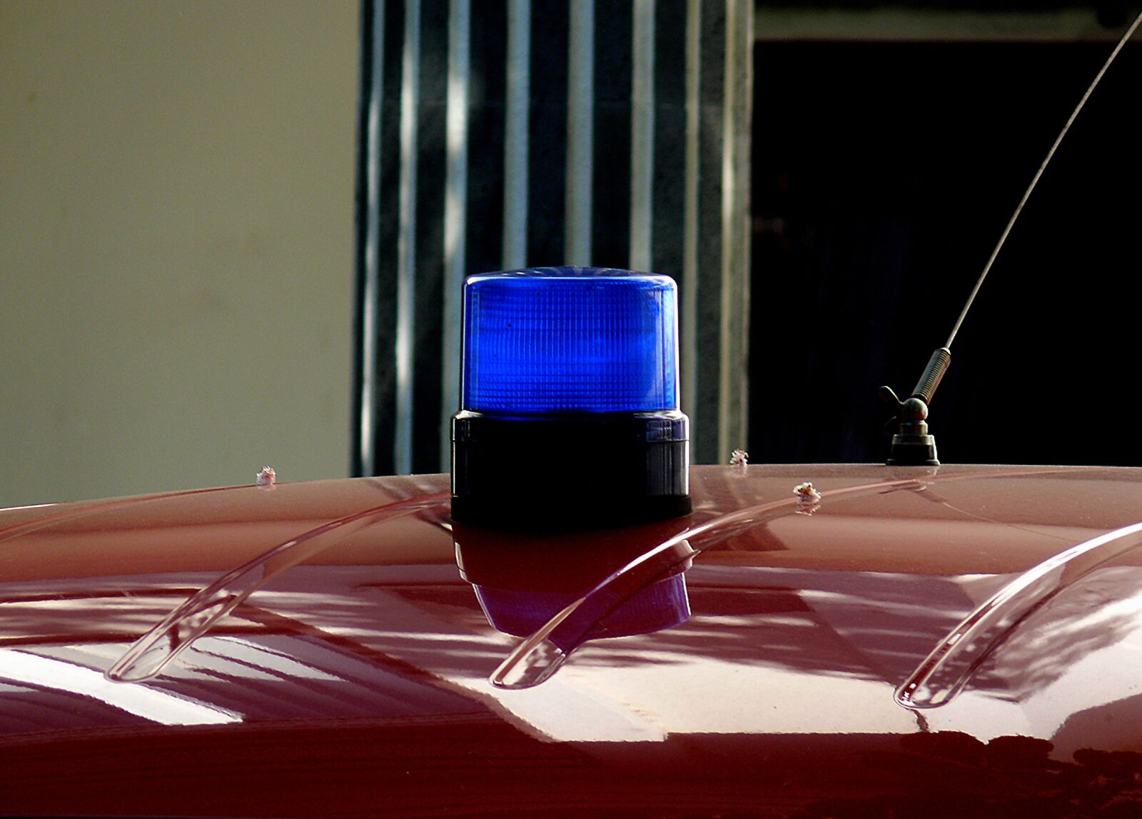 Leica V-LUX 1 sample photo. Blue light, fire, siren photography