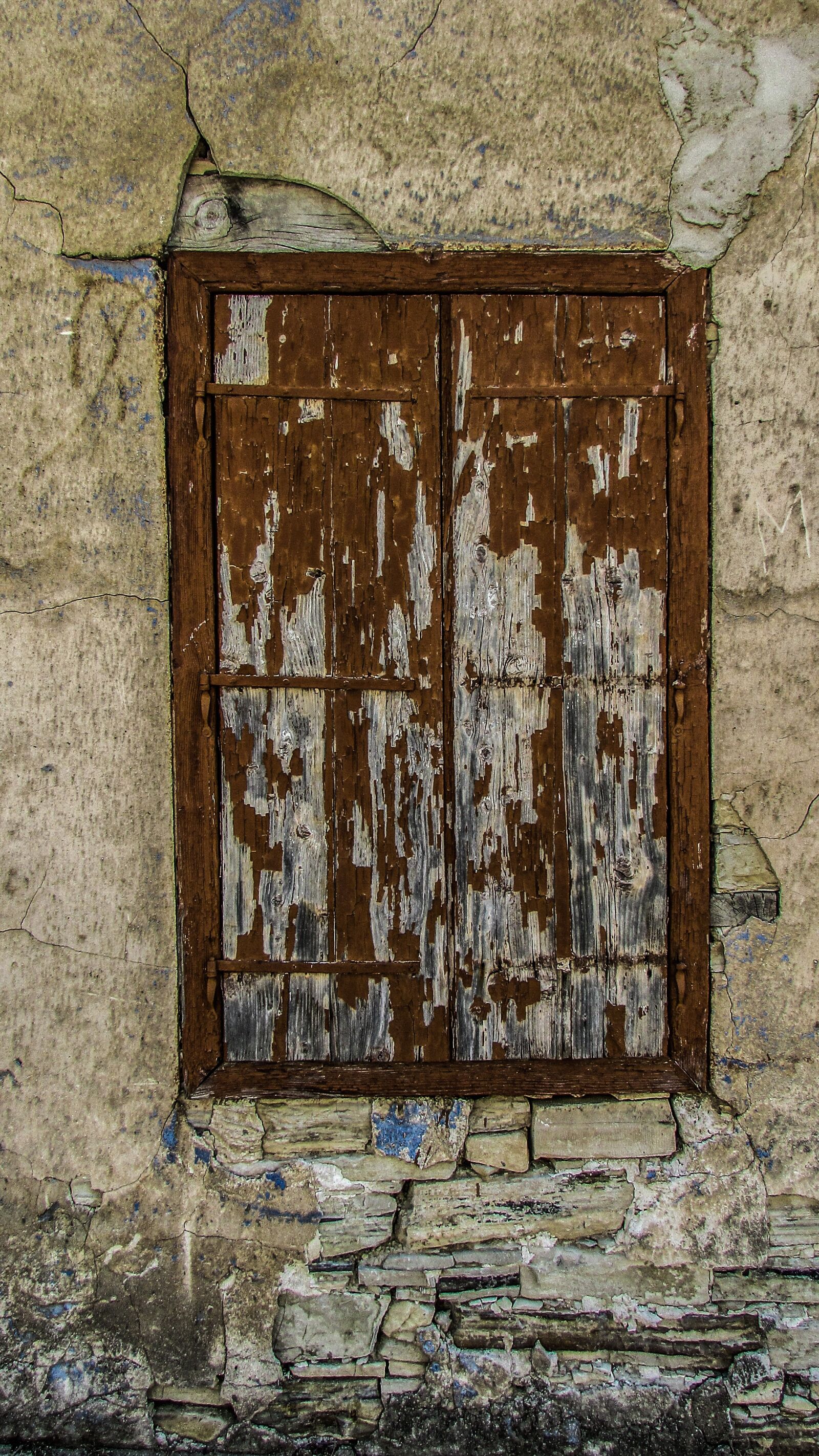 Canon PowerShot SX400 IS sample photo. Window, old, weathered photography
