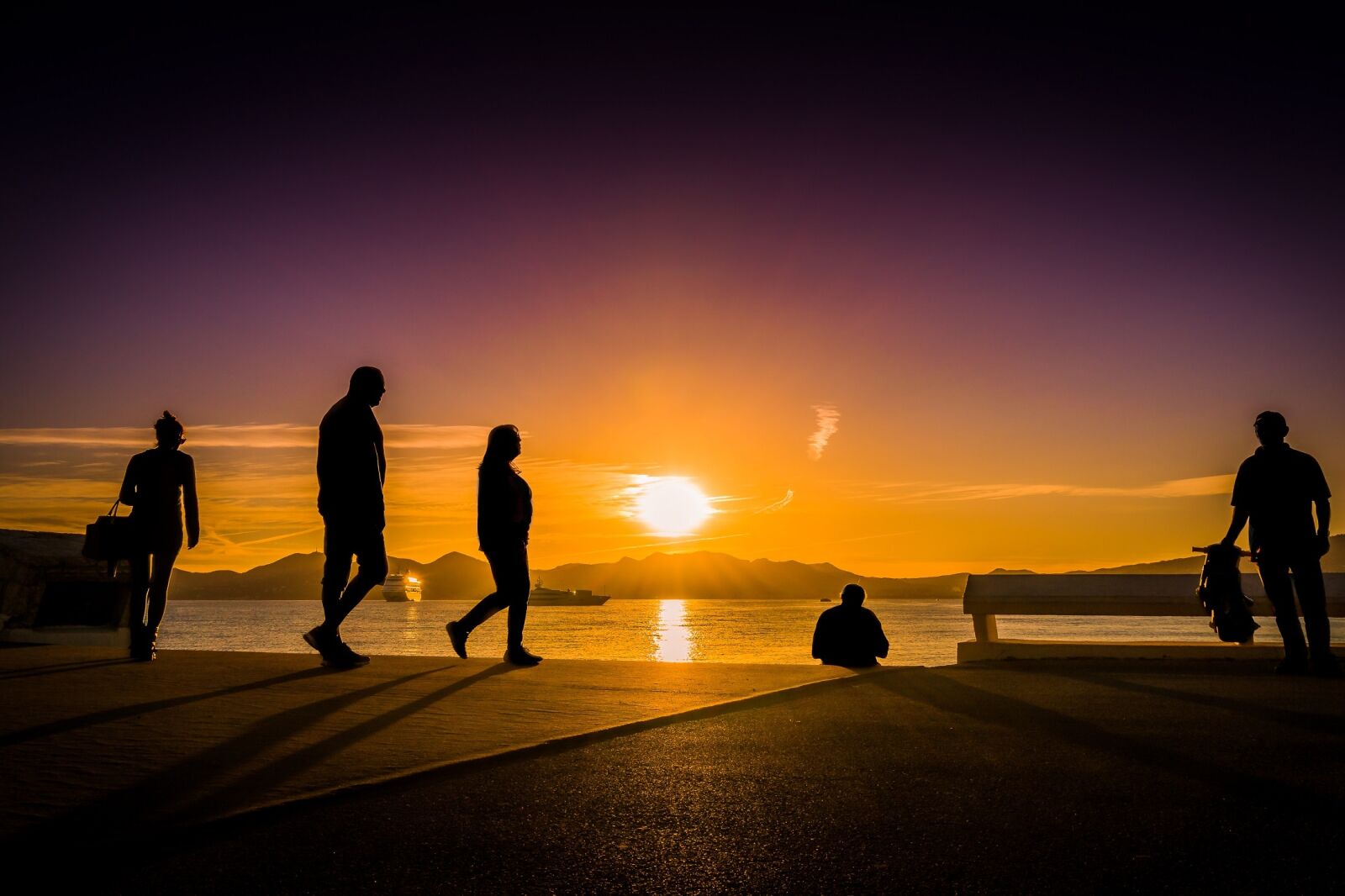 Sony a6000 + Sony Vario-Tessar T* E 16-70mm F4 ZA OSS sample photo. Sunset, seascape, water photography