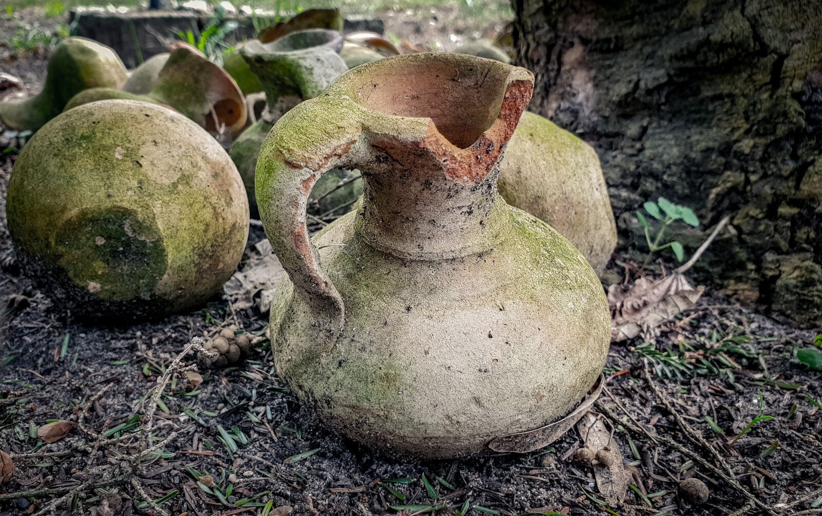 Samsung Galaxy S9 sample photo. Deco, old, jars photography