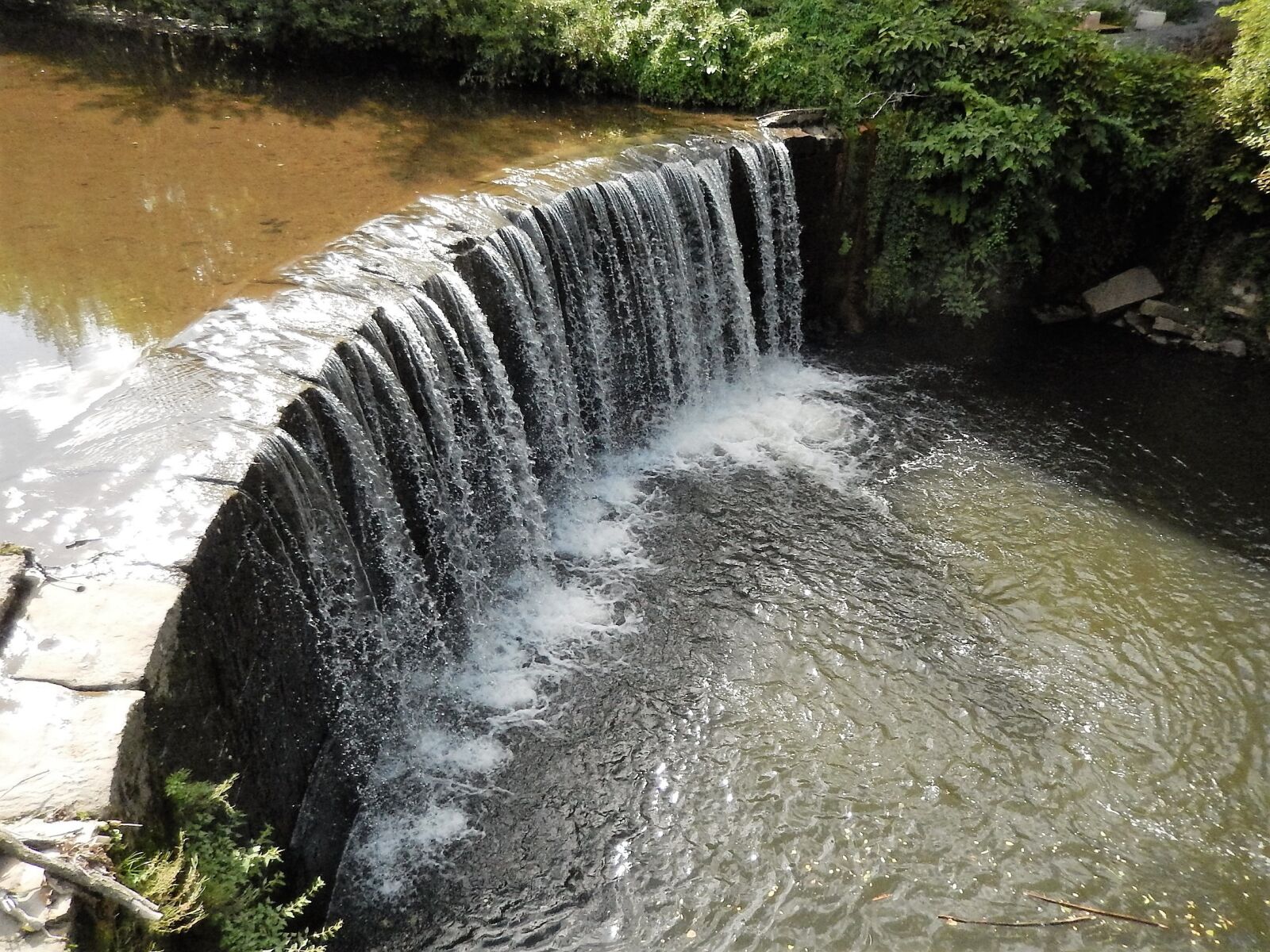 Nikon Coolpix S9500 sample photo. Cascade, water plan, garden photography