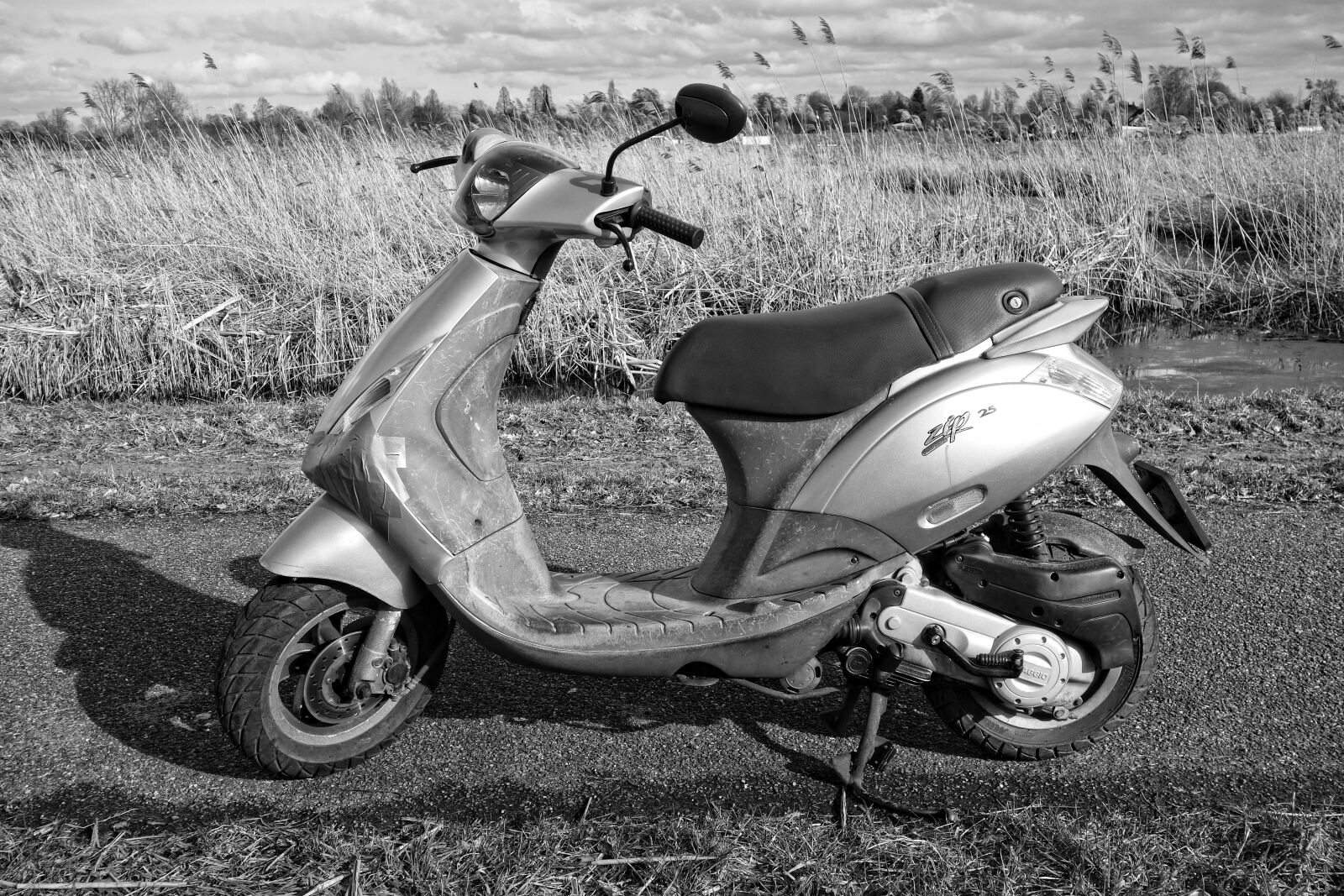 Sony Cyber-shot DSC-RX100 sample photo. Scooter, vehicle, transportation photography
