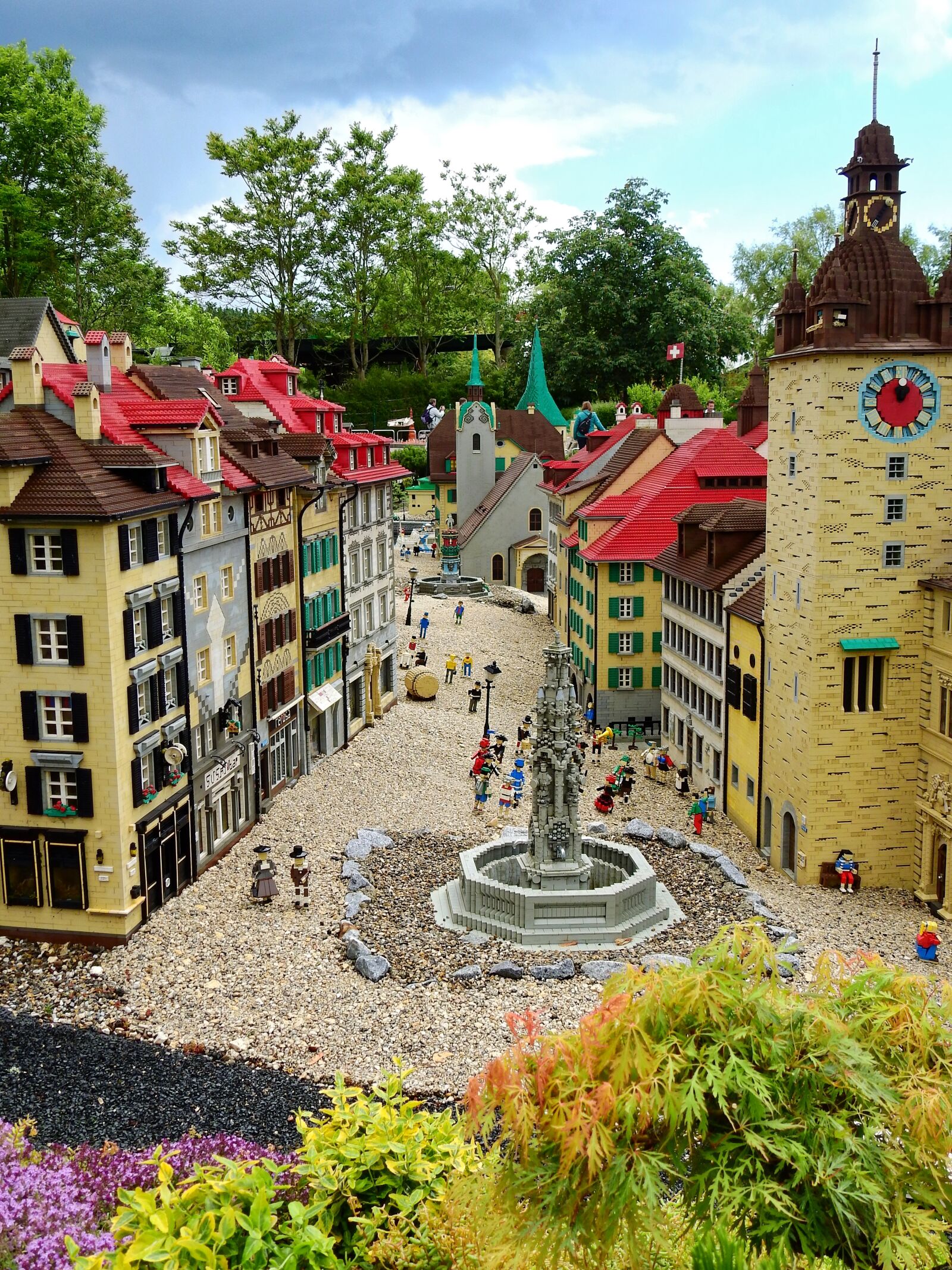 Nikon Coolpix P900 sample photo. Lego, legoland, build photography