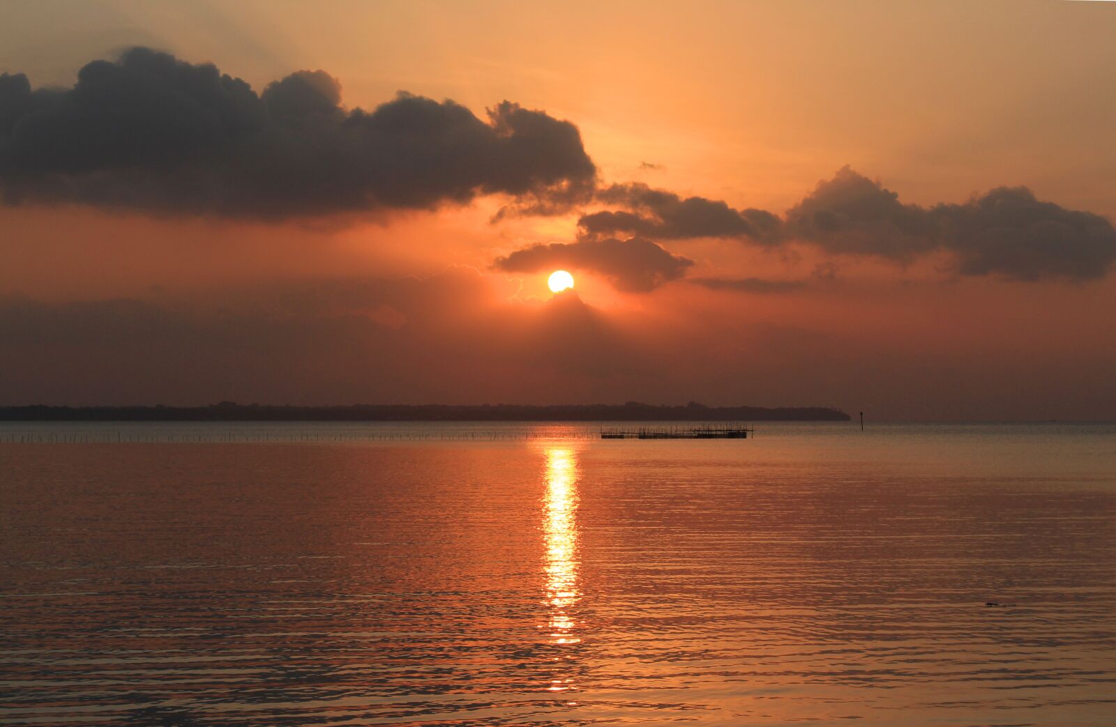 Canon EOS 700D (EOS Rebel T5i / EOS Kiss X7i) sample photo. Sunset, beach, the sea photography