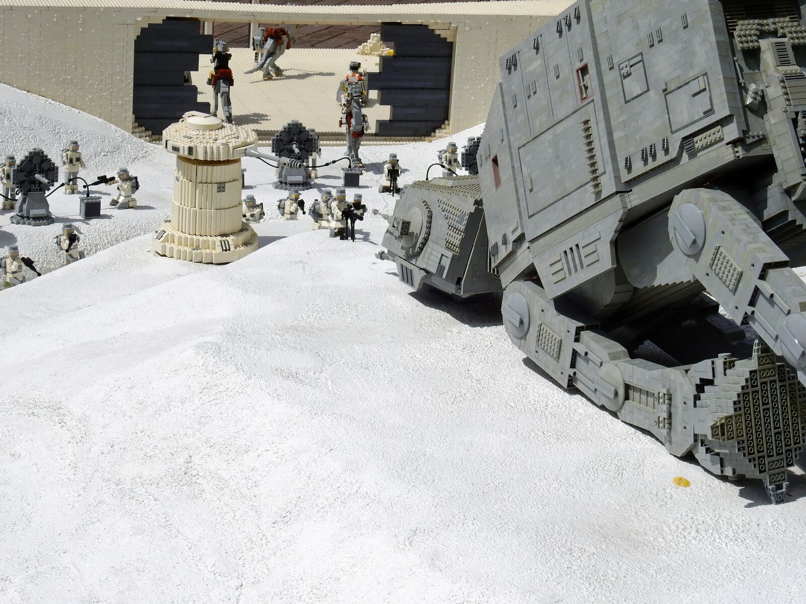 Nikon Coolpix P900 sample photo. Lego, legoland, build photography