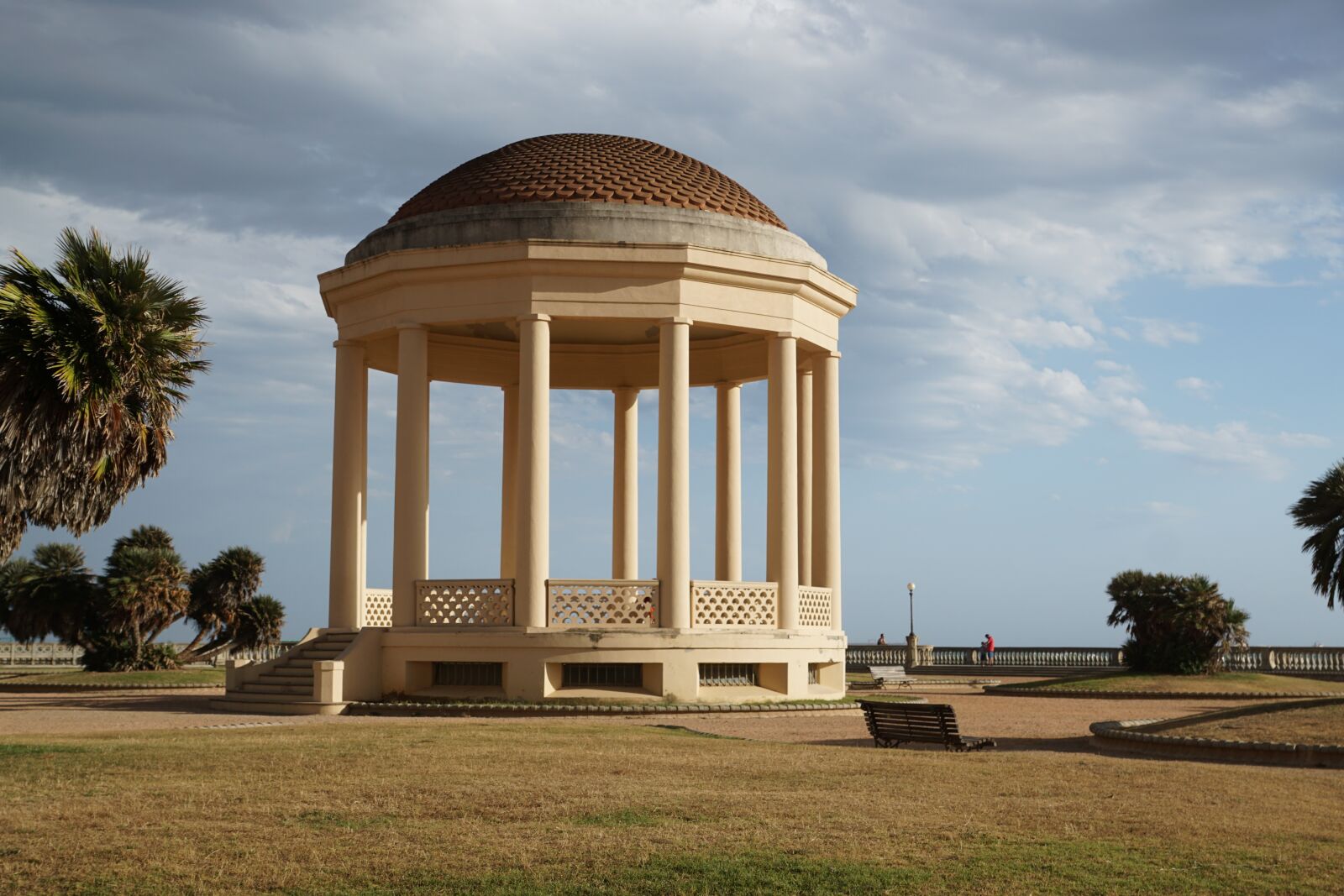 Sony ILCA-77M2 + Sony DT 16-50mm F2.8 SSM sample photo. Italy, livorno, gazebo photography