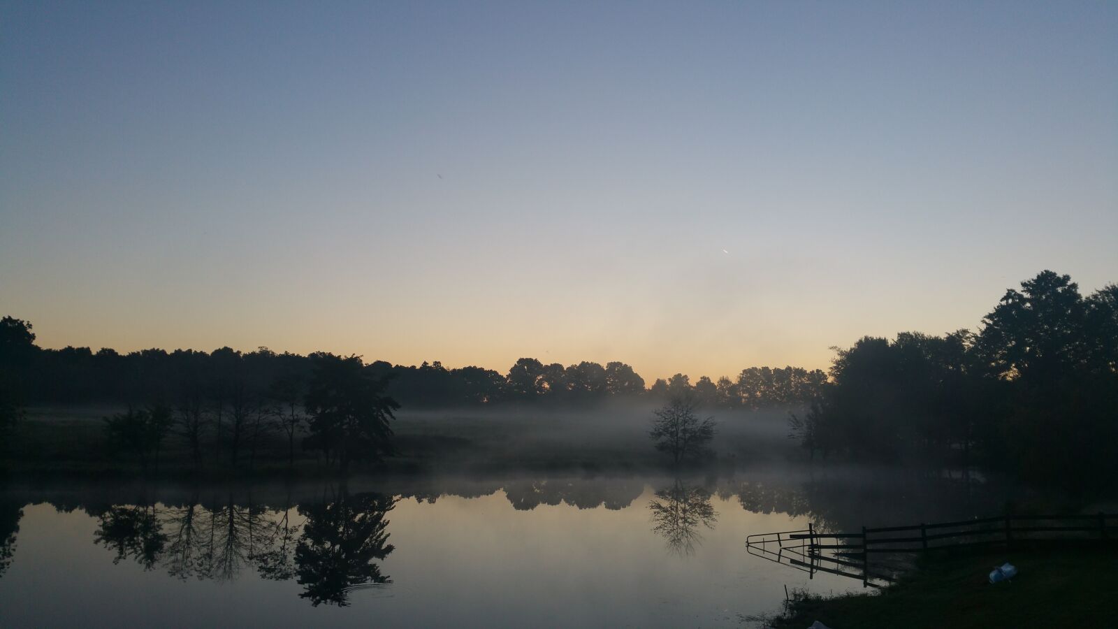 Samsung Galaxy Note4 sample photo. Farm, fog, lake photography