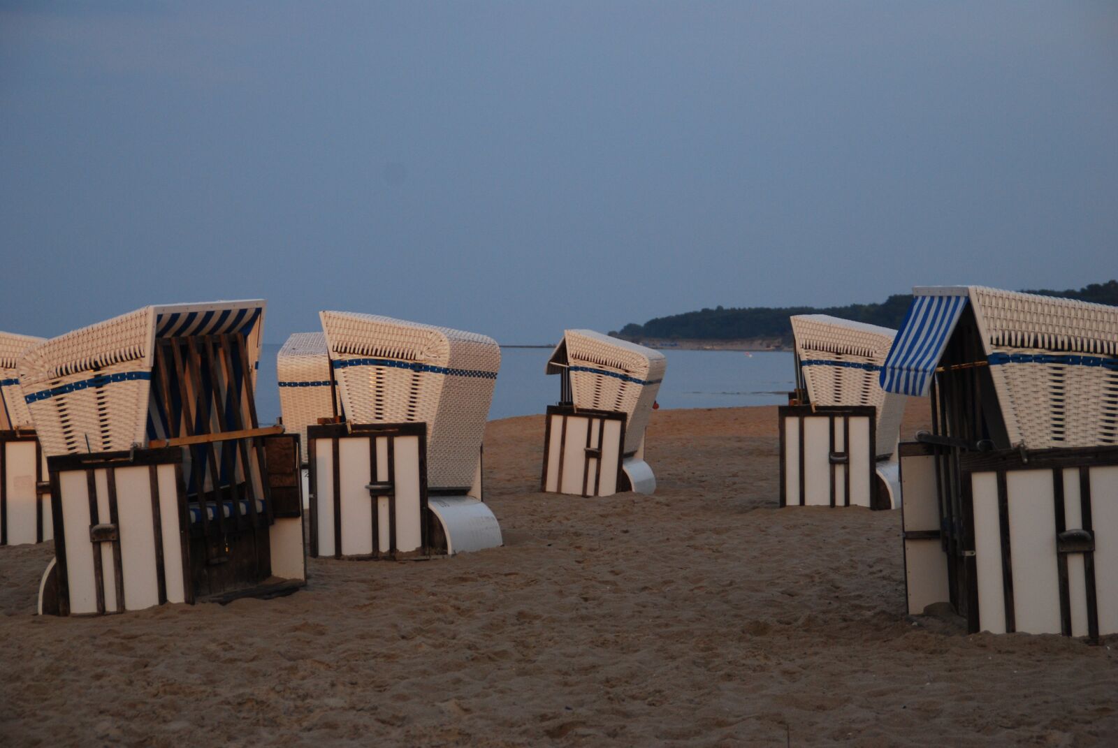 Nikon D60 sample photo. Clubs, baltic sea, beach photography