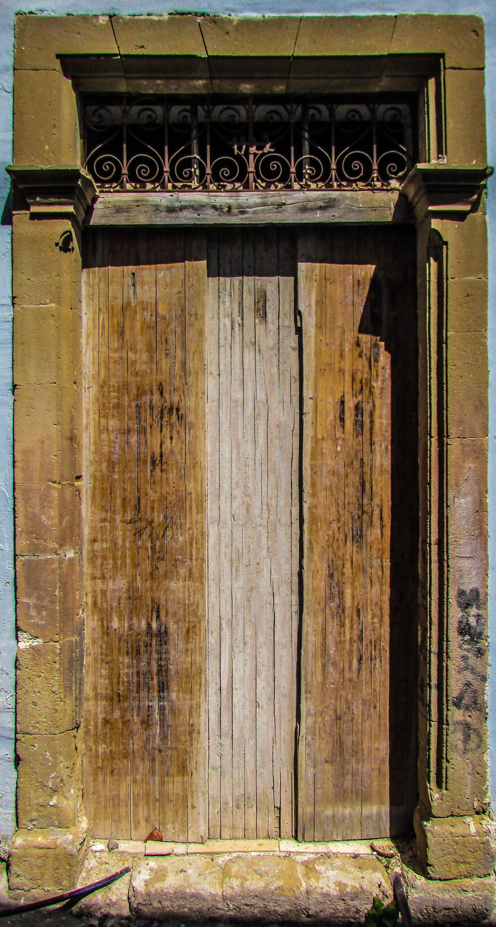 Canon PowerShot SX400 IS sample photo. Door, old, traditional photography
