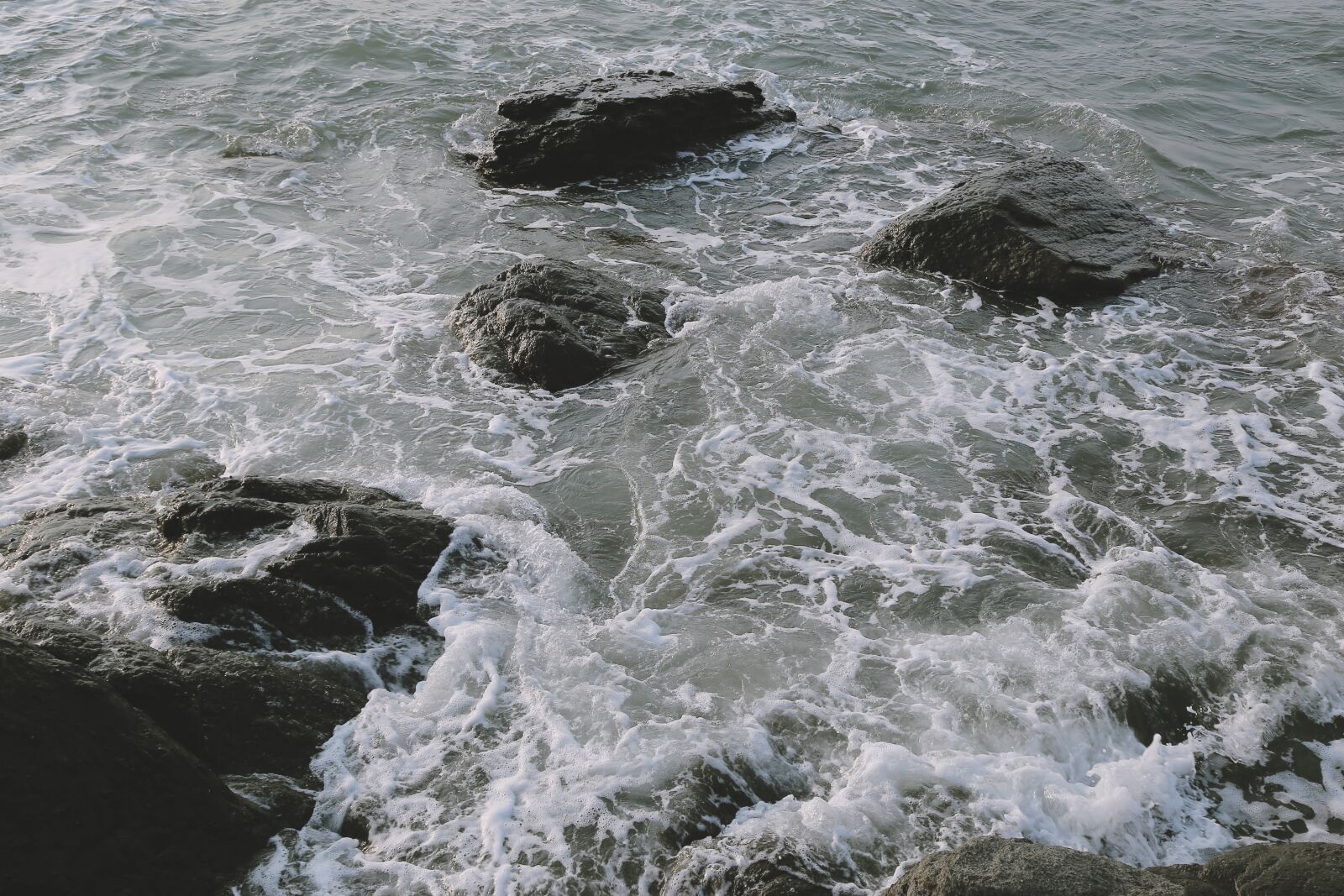 Canon EOS 6D + Canon EF 24-105mm F4L IS USM sample photo. Sea, waves, daecheon beach photography