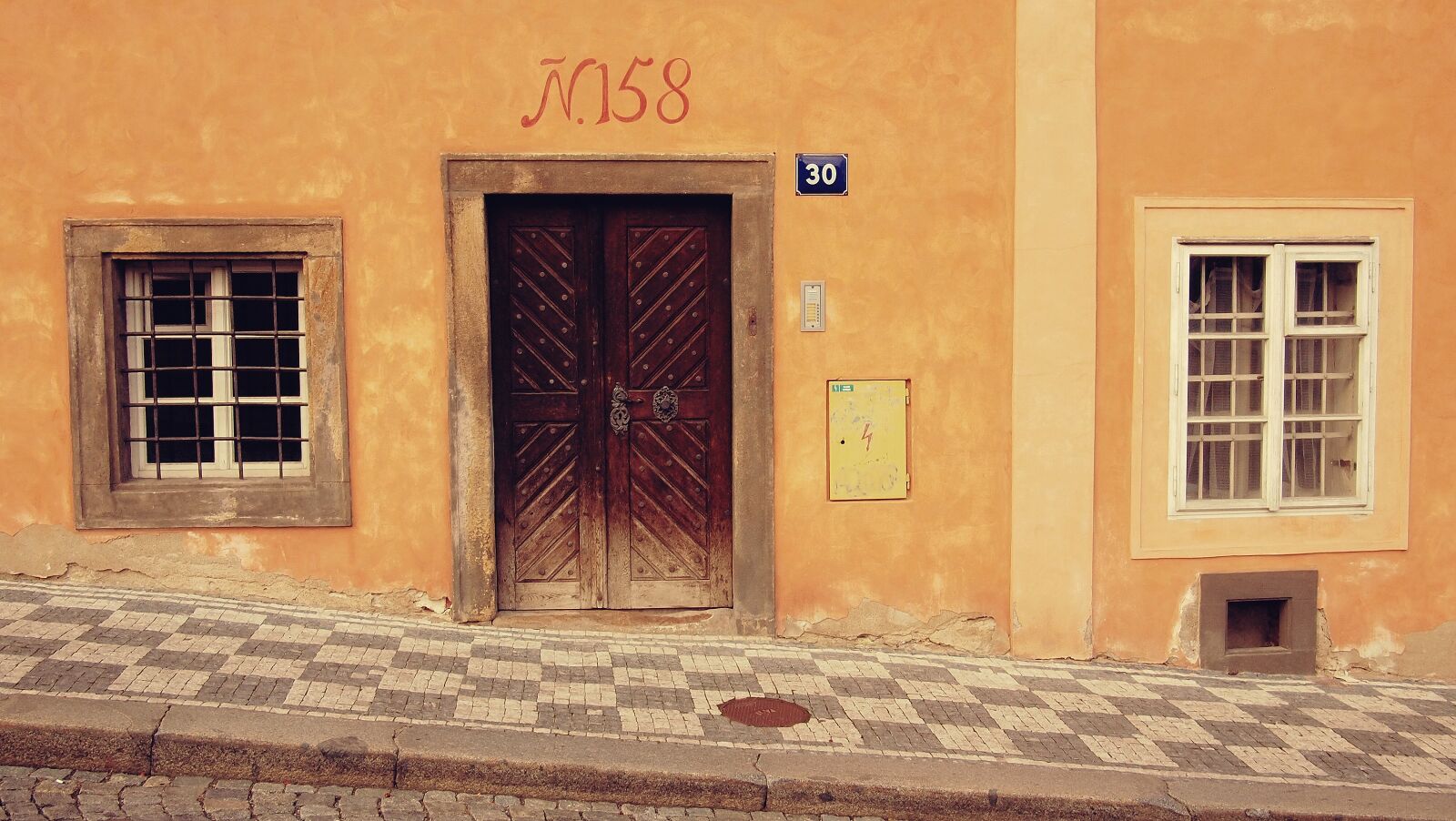 Olympus PEN E-PL1 sample photo. Building, door, facade photography
