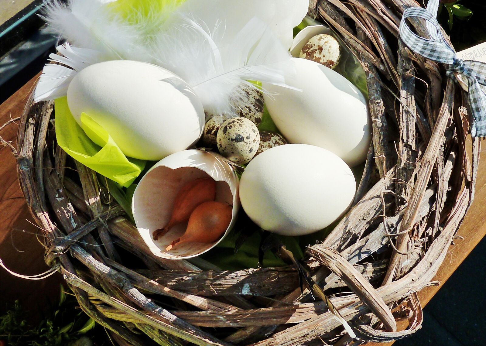 Panasonic DMC-TZ7 sample photo. Easter, easter flower arrangement photography