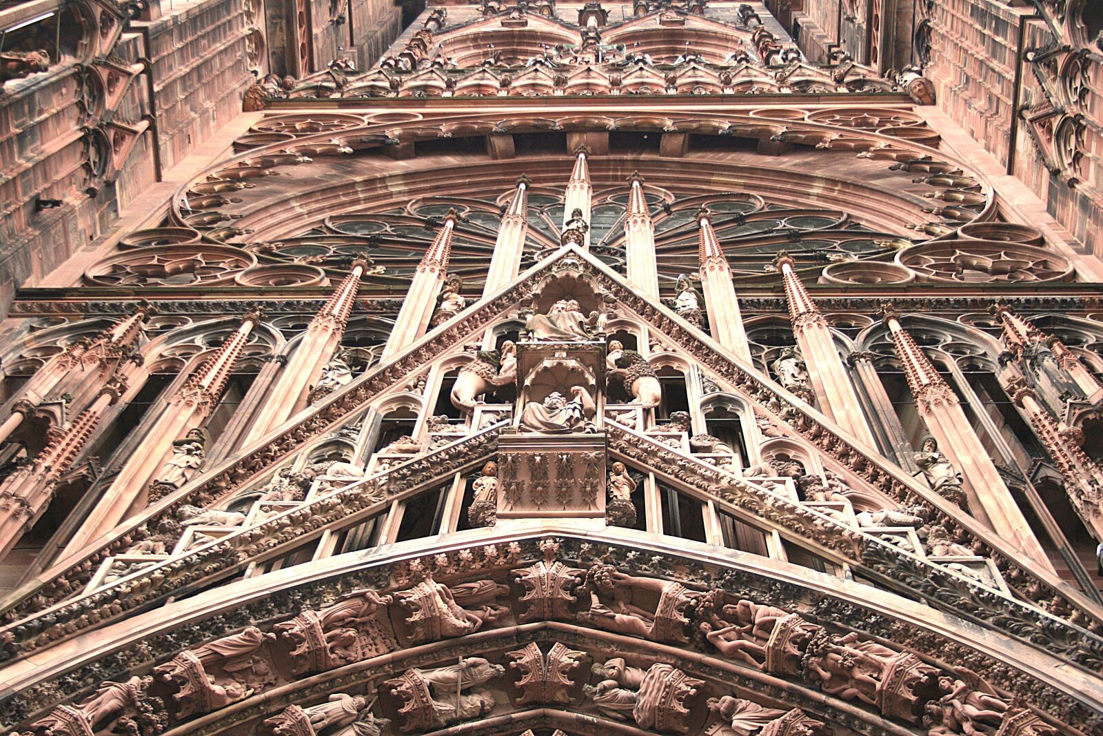 Canon EOS 400D (EOS Digital Rebel XTi / EOS Kiss Digital X) sample photo. Strasbourg, m nster, stonemason photography