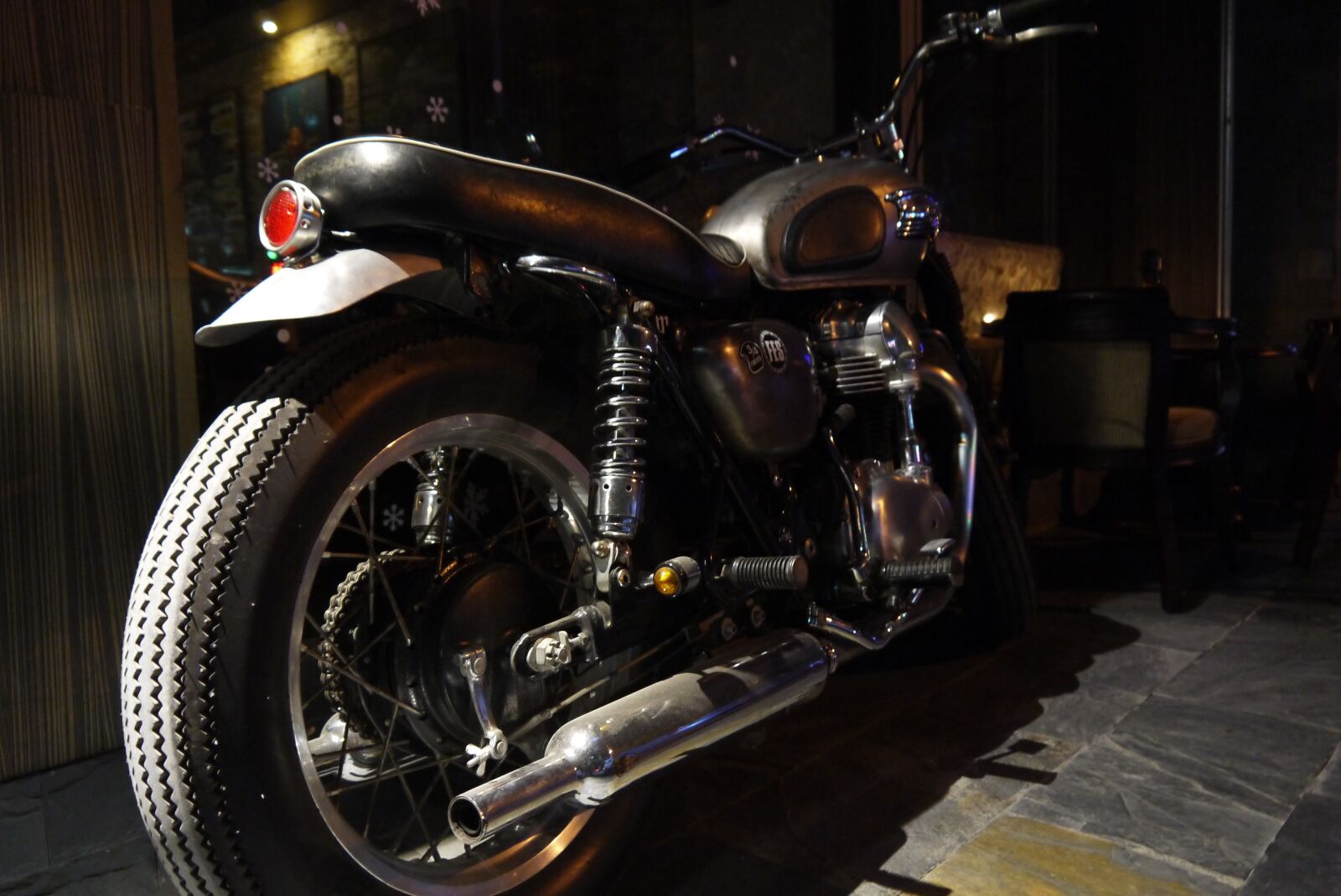 Panasonic Lumix DMC-GF3 sample photo. Locomotive, tavern, nanning photography