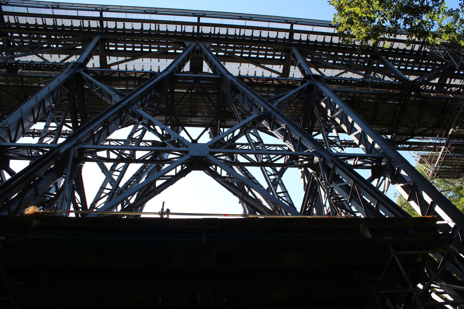 Canon EOS 600D (Rebel EOS T3i / EOS Kiss X5) sample photo. Bridge, architecture, steel photography