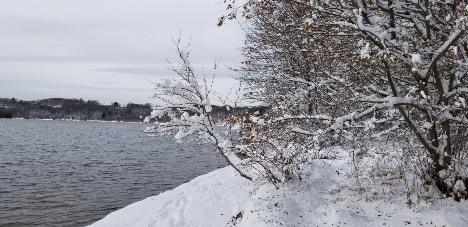 Samsung Galaxy S8 sample photo. Snow, lake, colds photography