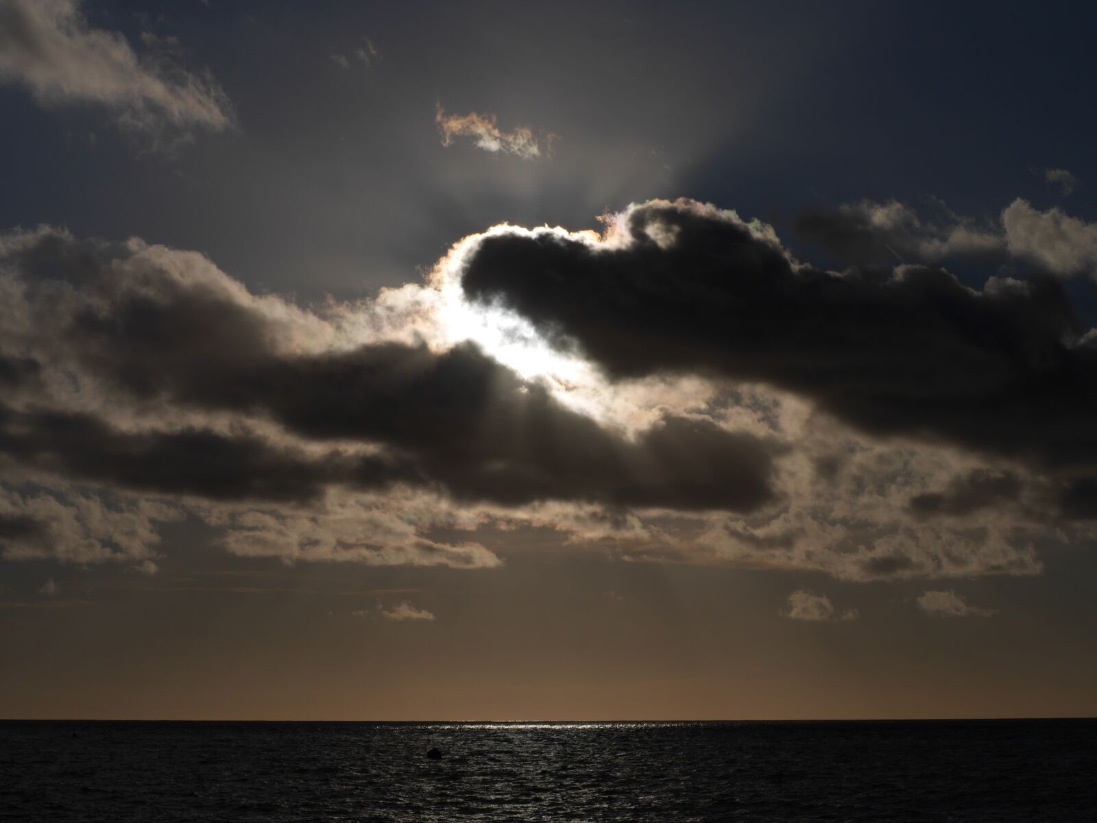 Panasonic Lumix DMC-GX7 sample photo. Sun, sunlight, clouds photography