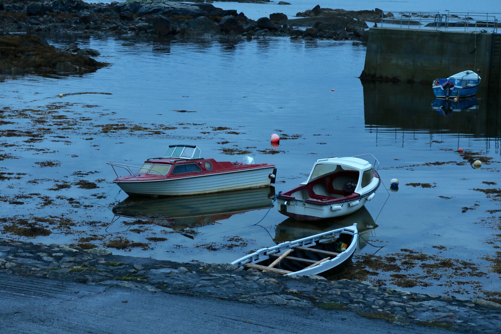Canon EOS 750D (EOS Rebel T6i / EOS Kiss X8i) sample photo. Boat, ireland, water photography
