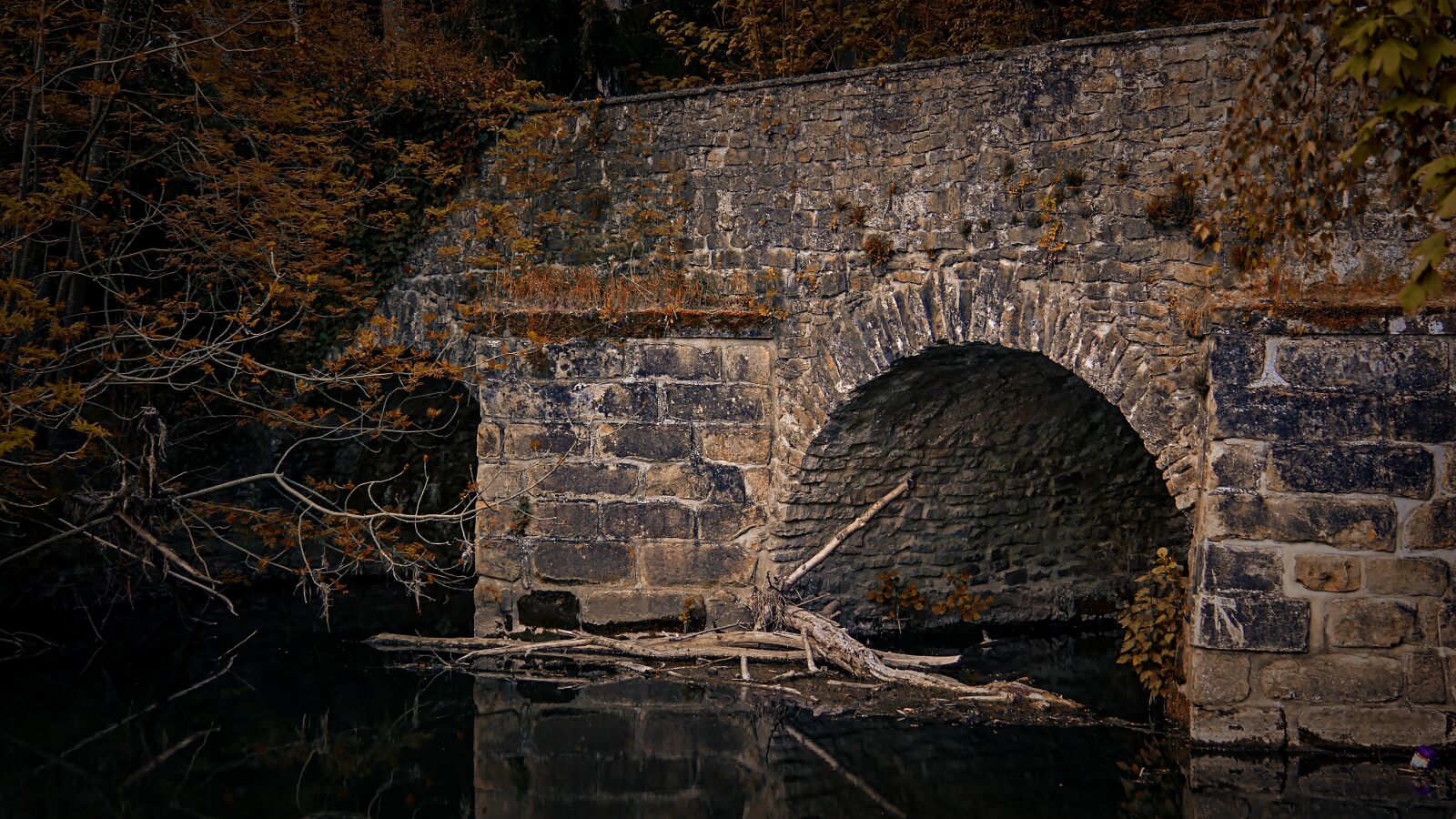 Canon EF-S 17-85mm F4-5.6 IS USM sample photo. Bridge, stone bridge, river photography