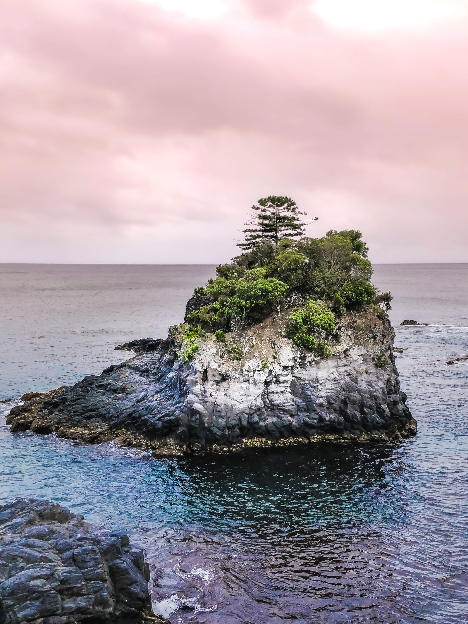 OnePlus 5T sample photo. Rock, coast, azores photography