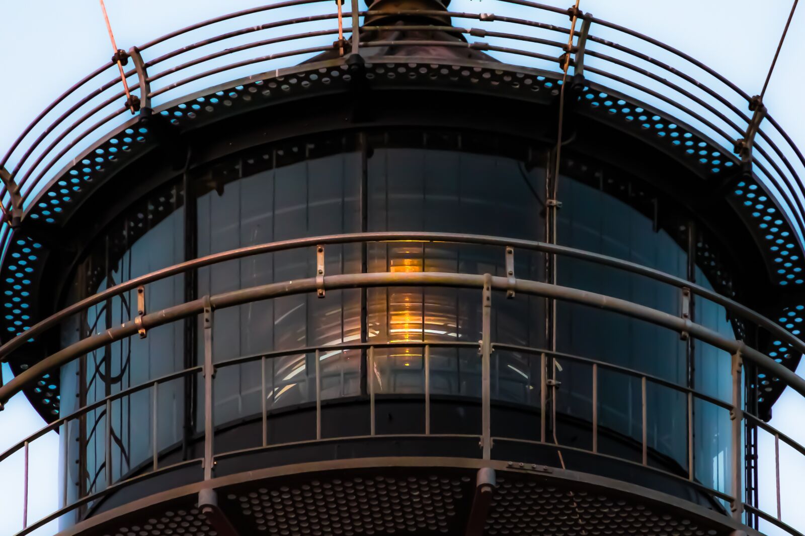 Canon EOS 550D (EOS Rebel T2i / EOS Kiss X4) sample photo. Shining, lighthouse, beacon photography