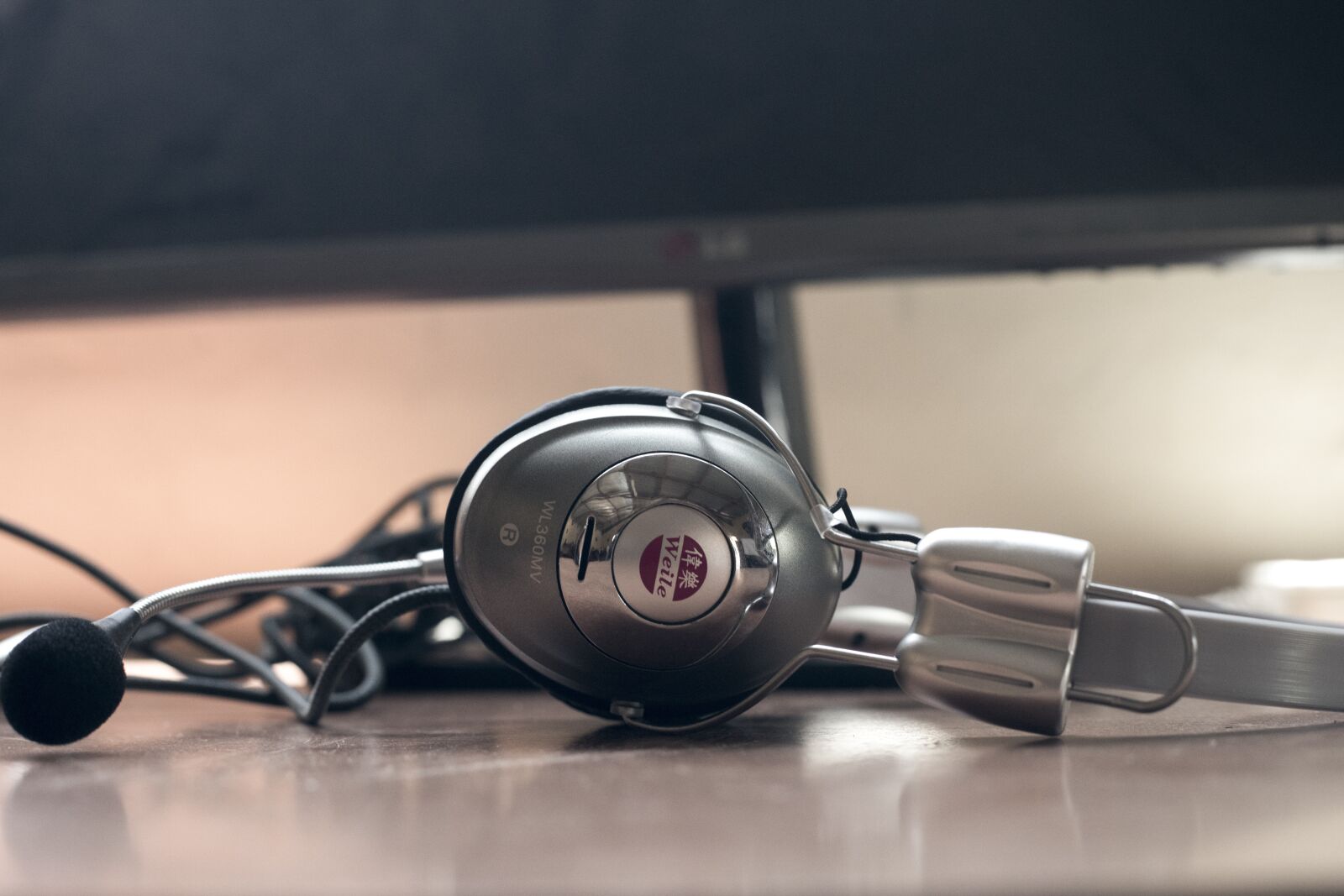 Canon EF 50mm F1.4 USM sample photo. Isolated, equipment, headphone photography