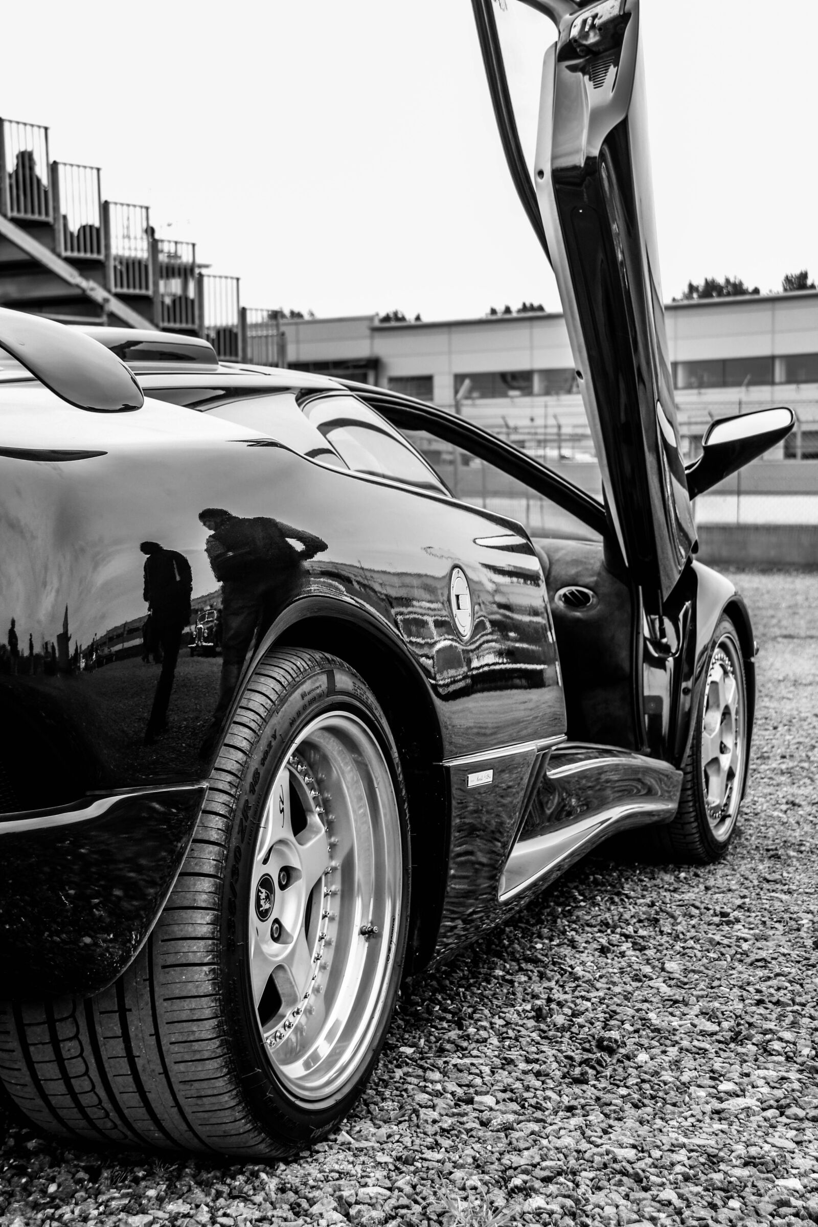 Canon EF-S 18-200mm F3.5-5.6 IS sample photo. Lamborghini diablo, car, supercar photography