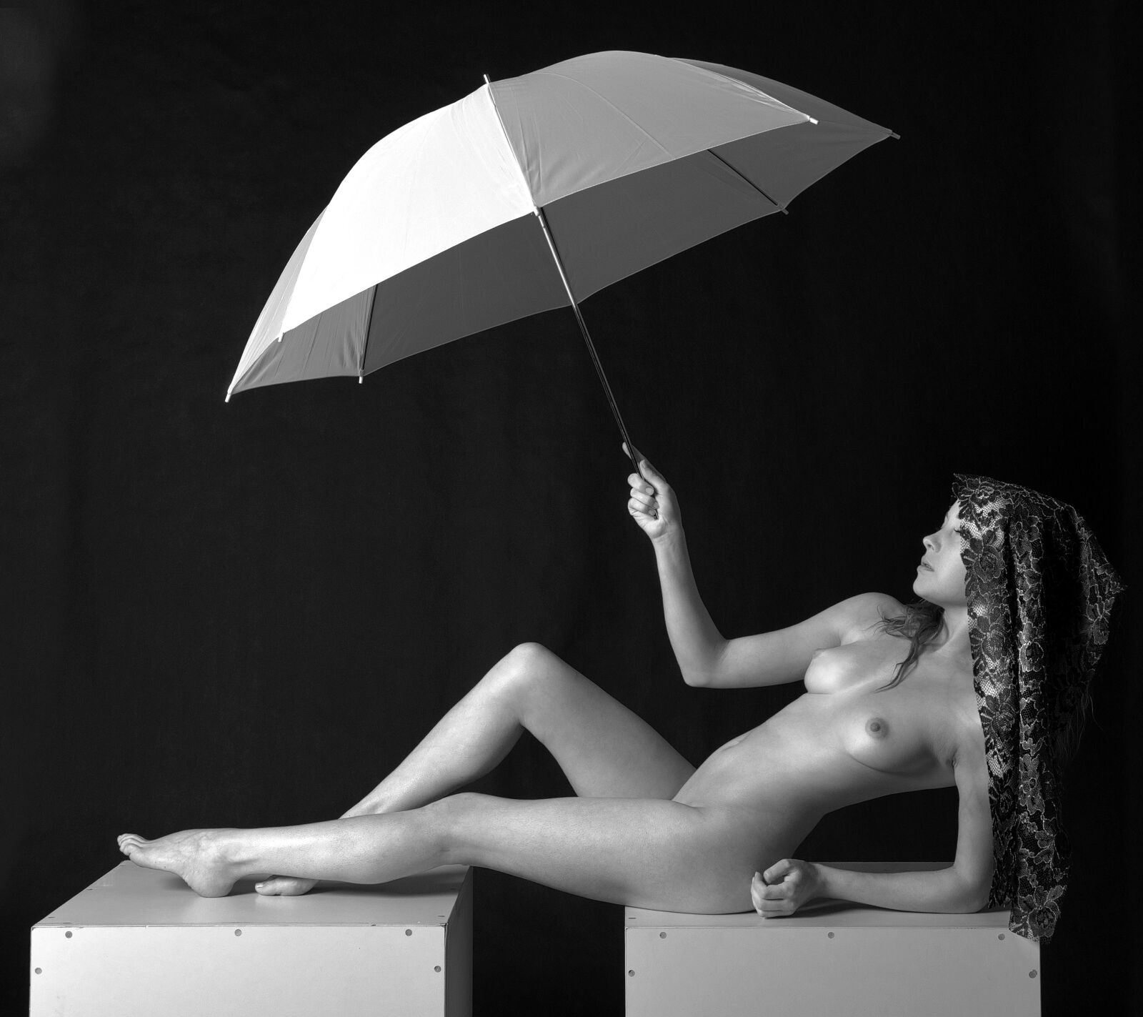 Nikon D90 sample photo. Nude, woman, umbrella photography