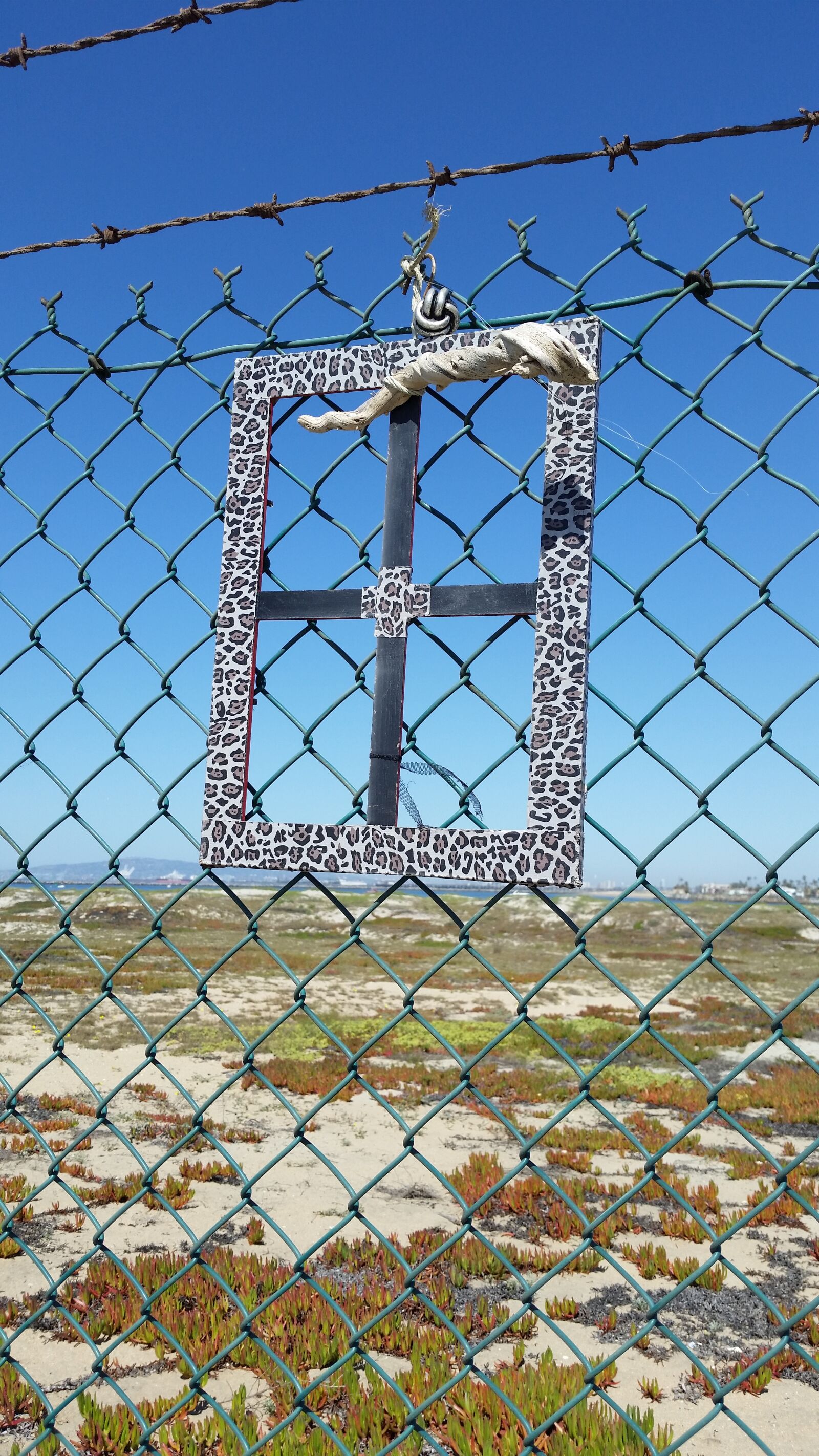 Samsung Galaxy S5 sample photo. Leopard print, shrine, art photography