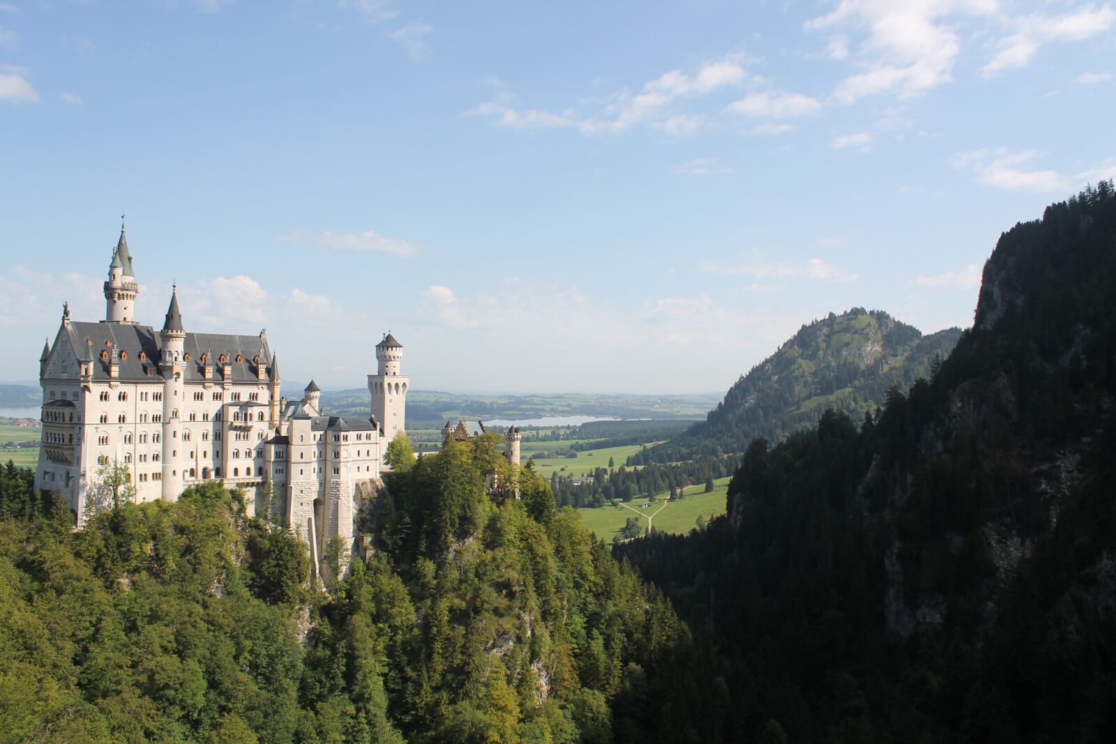 Canon EOS 1100D (EOS Rebel T3 / EOS Kiss X50) sample photo. Nature, castle, mountains photography