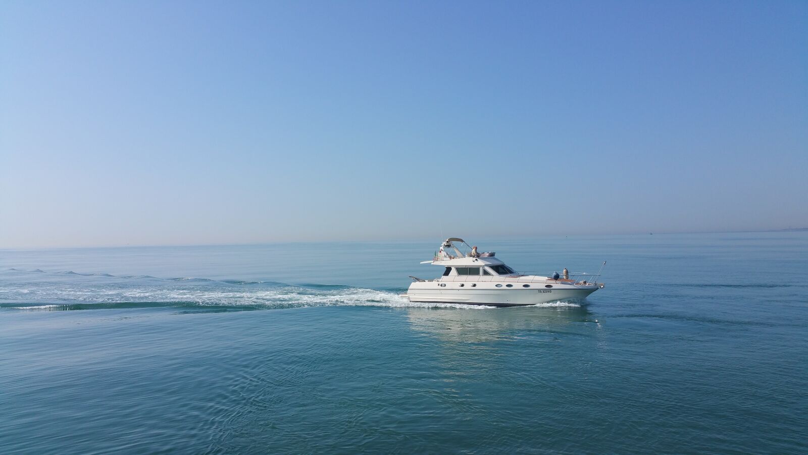 Samsung Galaxy Note4 sample photo. The adriatic sea, yacht photography
