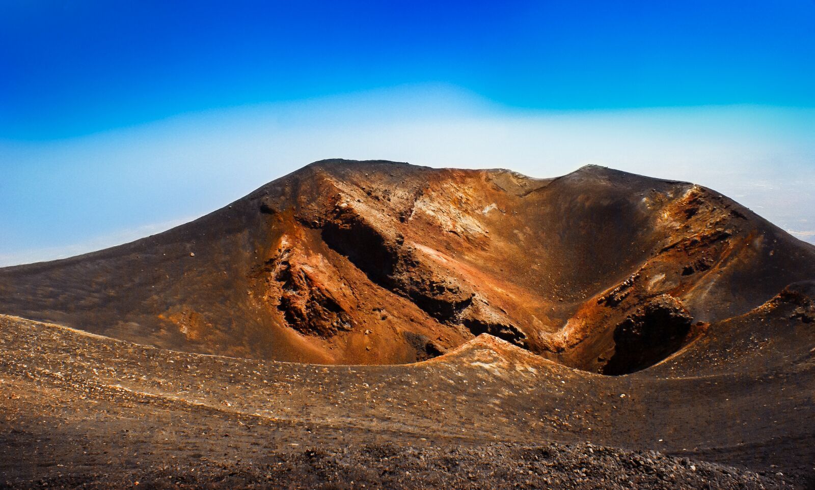 Sony Alpha DSLR-A100 sample photo. Volcano, panoramic, nature photography