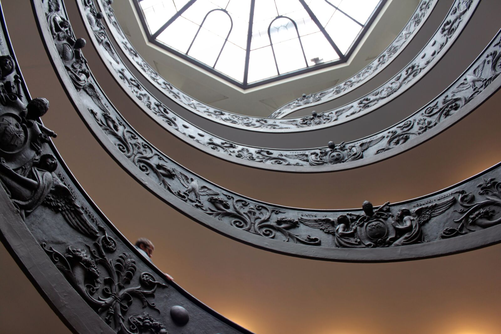 Canon EOS 500D (EOS Rebel T1i / EOS Kiss X3) sample photo. Staircase, history, stairs photography