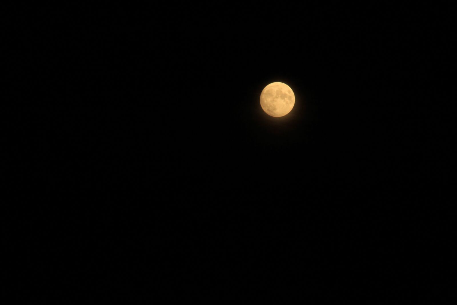 Canon EF 55-200mm F4.5-5.6 II USM sample photo. Moon, night, dark photography