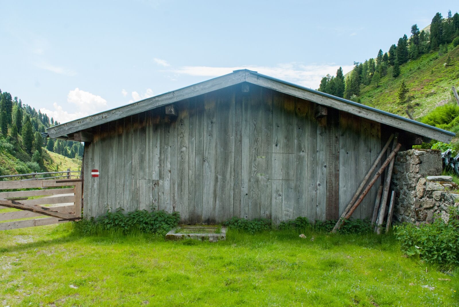 Nikon D60 sample photo. Stall, wood, summer photography
