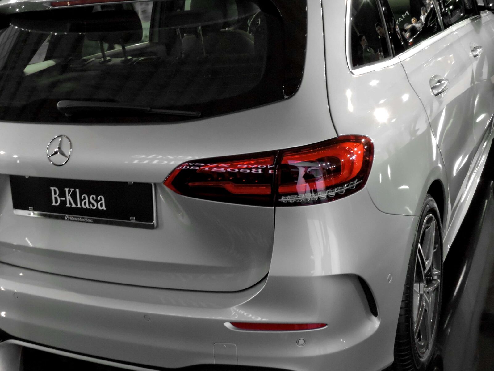Nikon Coolpix P520 sample photo. Bumper, car, grey, metallic photography