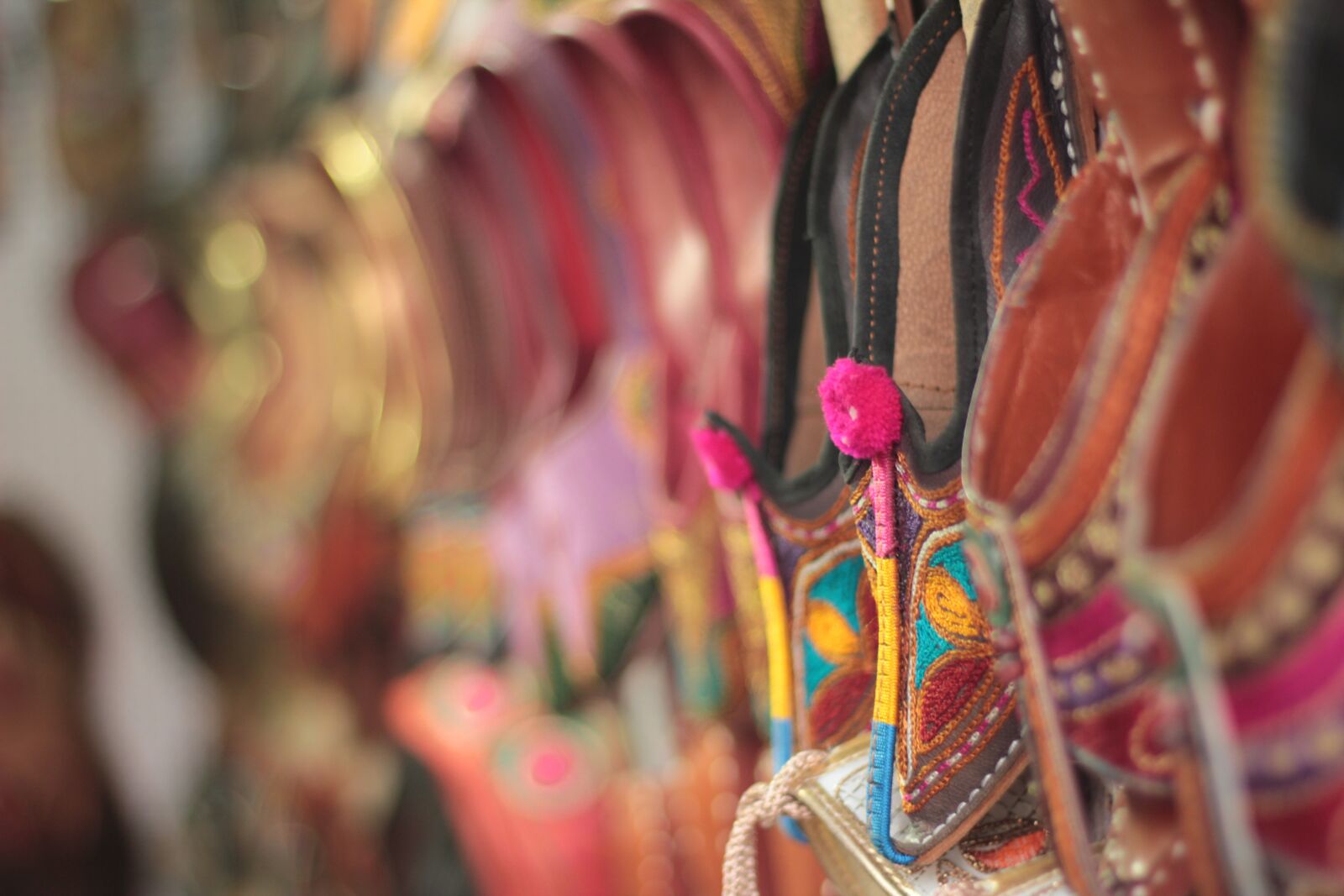 Canon EOS 550D (EOS Rebel T2i / EOS Kiss X4) sample photo. Indian traditional, foot wear photography